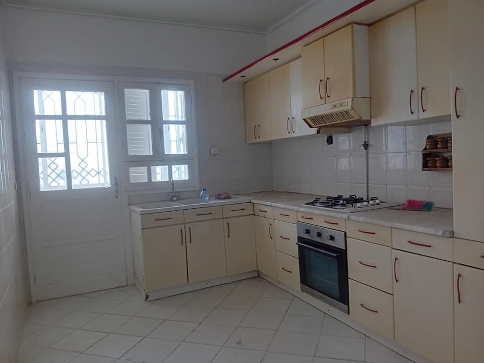 La Marsa El Aouina Vente Appart. 4 pices Un appartement s3  cit les palmerais