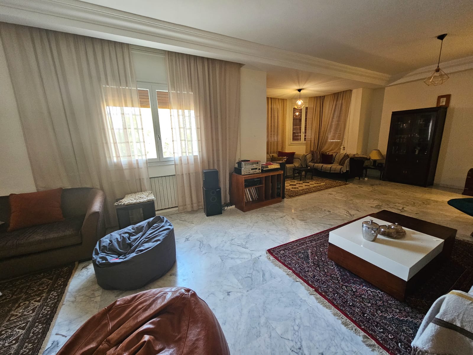 El Menzah Cite El Mahrajene Vente Appart. 4 pices Luxueux appartement s4