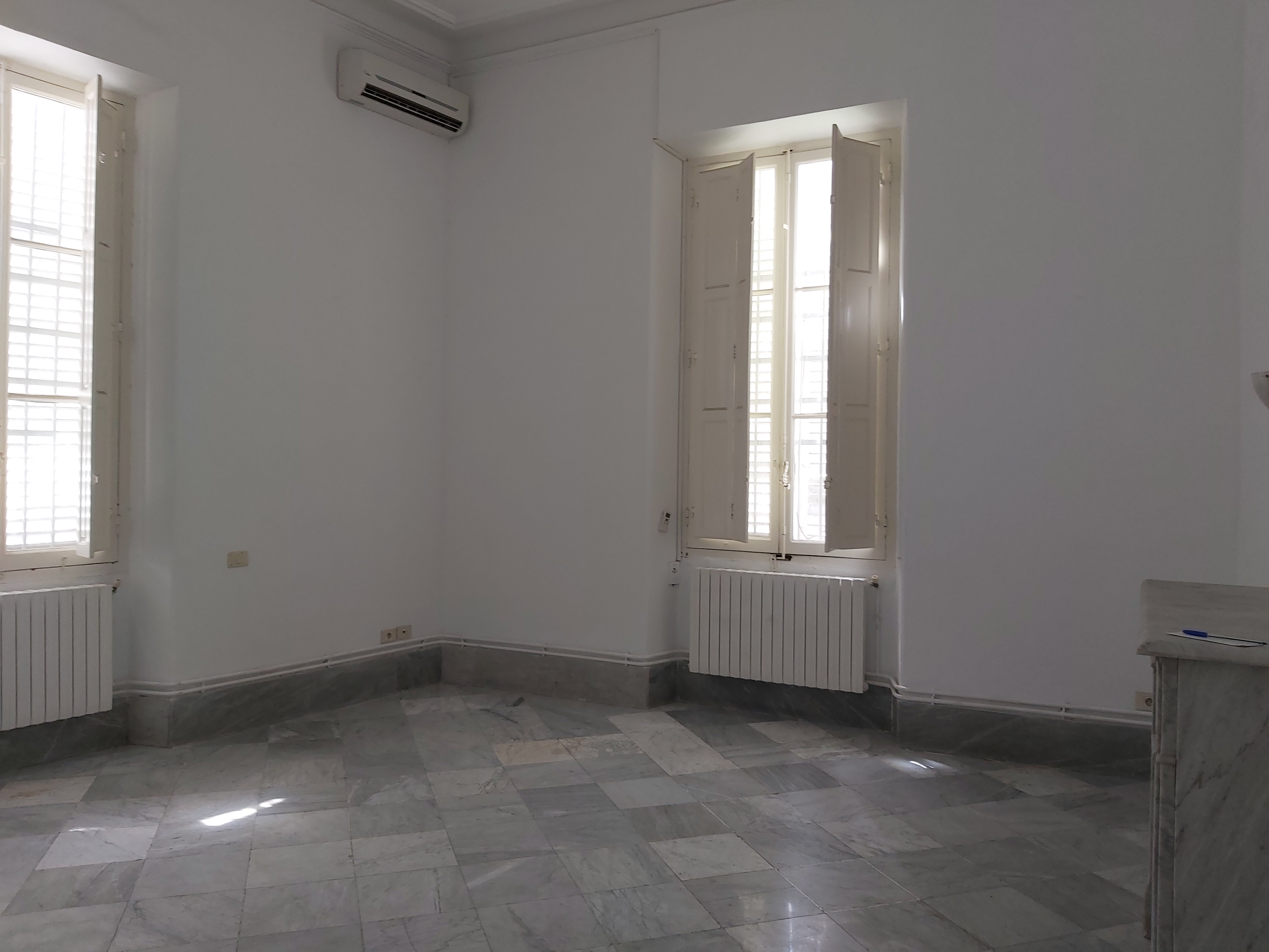 Bab Bhar Bab Bhar Vente Appart. 4 pices Appartement s plus 3 au centre ville