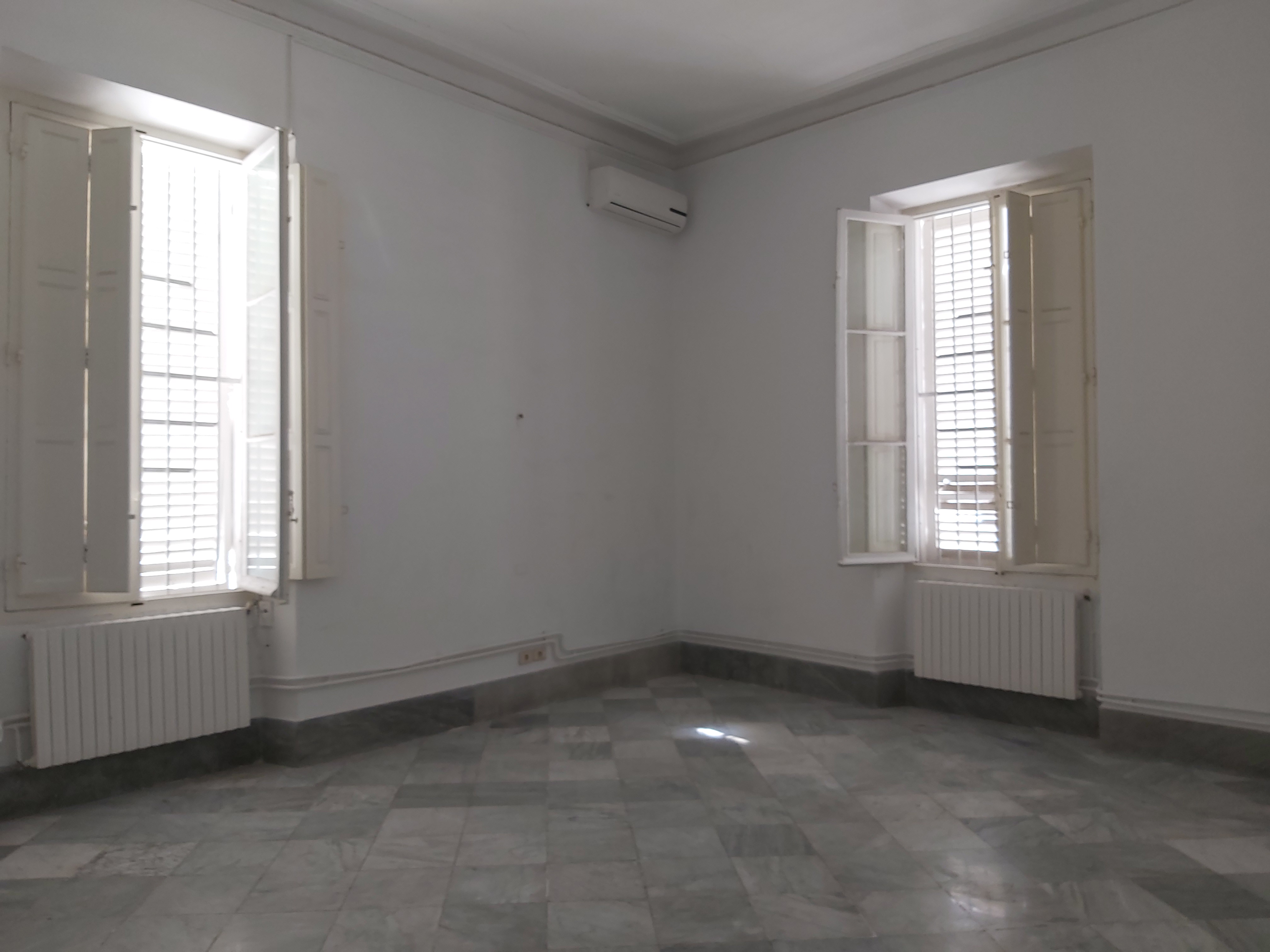 Bab Bhar Bab Bhar Vente Appart. 4 pices Appartement s plus 3 au centre ville