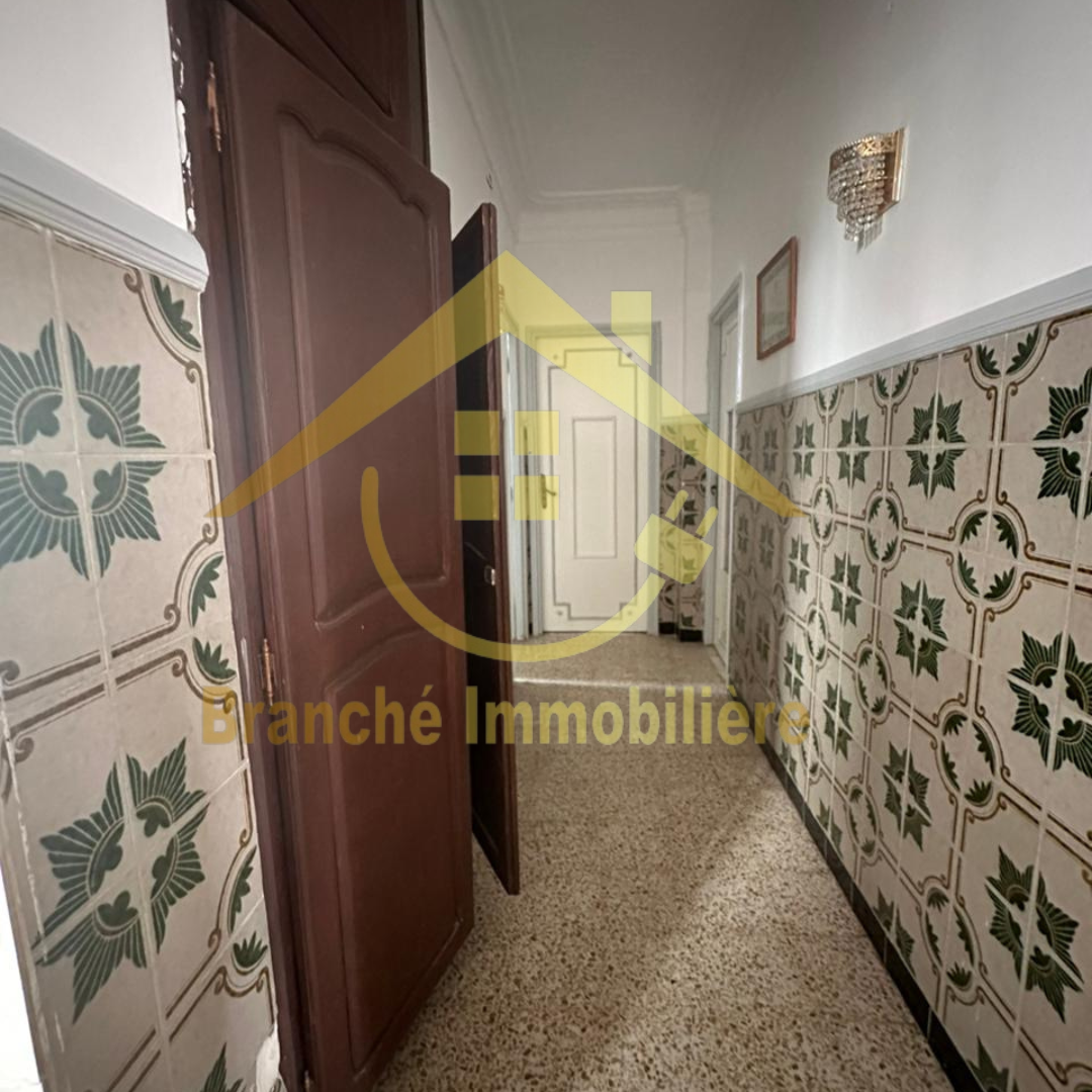 Ezzouhour (Tunis) Cite Ezzouhour Vente Maisons Une belle villa  cit ezzouhour bardo