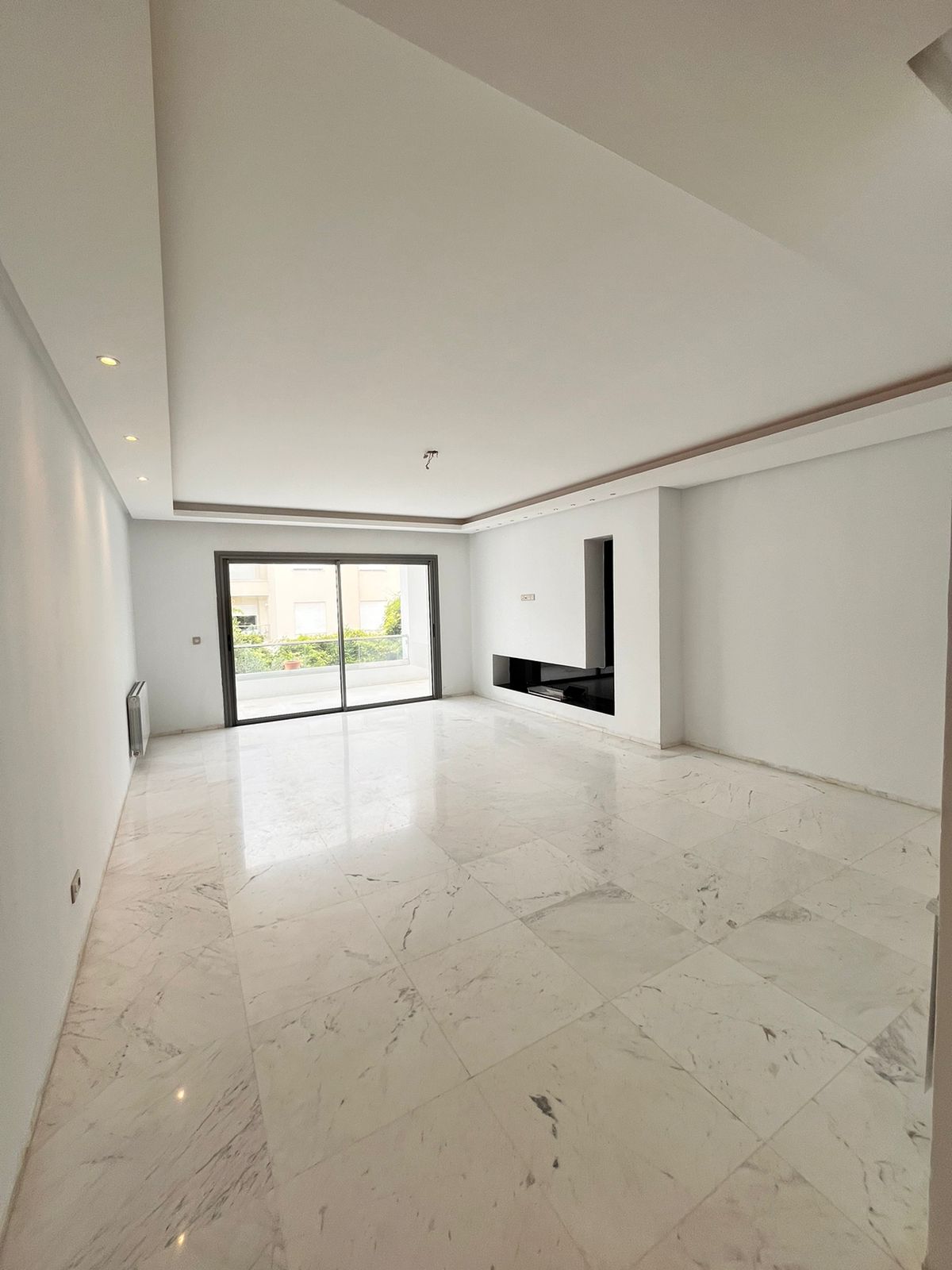 La Soukra Chotrana 1 Vente Appart. 4 pices S3 spacieux superficie 214m