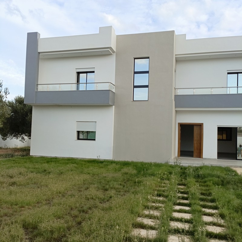 Hammamet Hammamet Vente Maisons Av villa de 1000m avec pisicine s5  hammamet sud