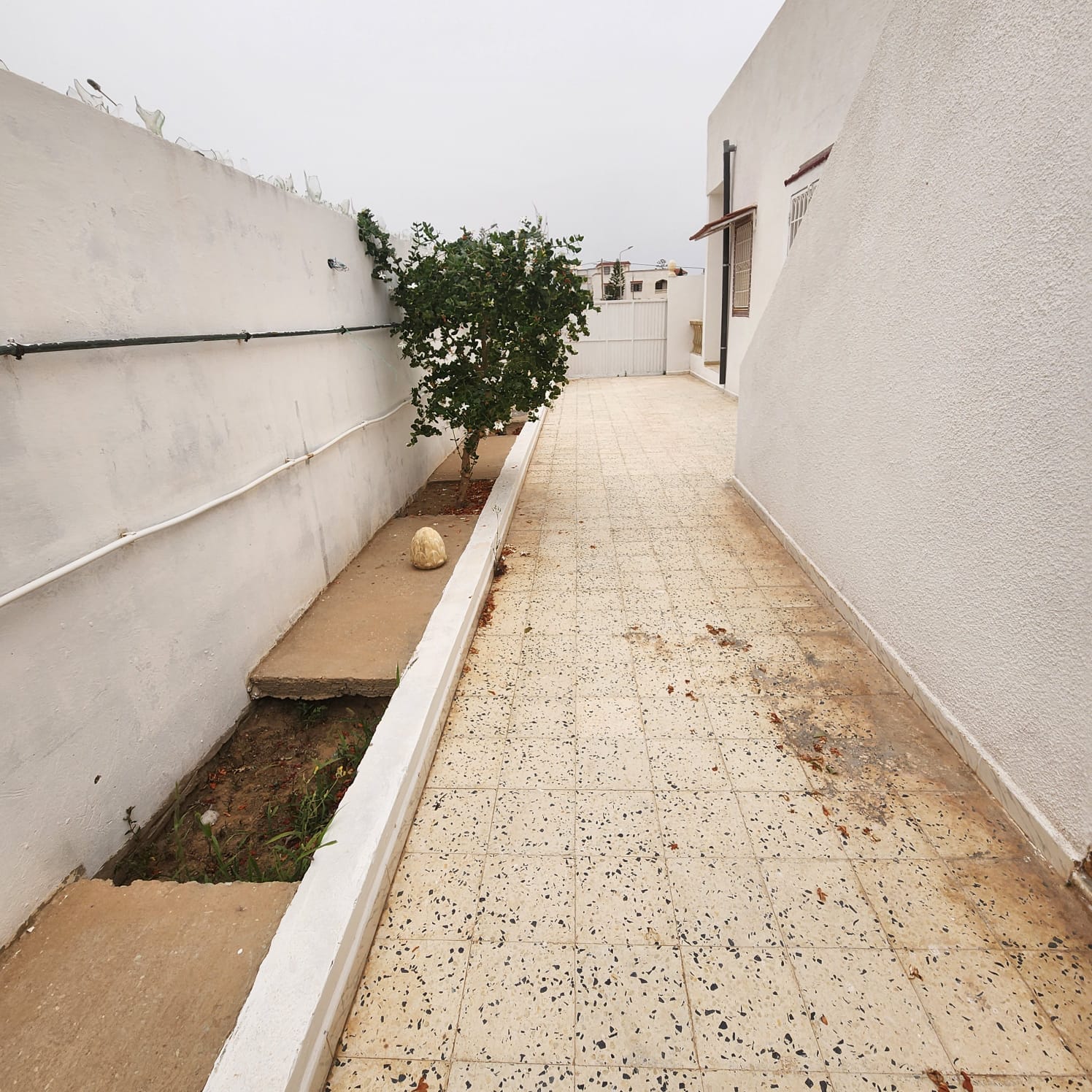 Hammam Chatt Borj Cedria Vente Maisons Villa avec deux garages