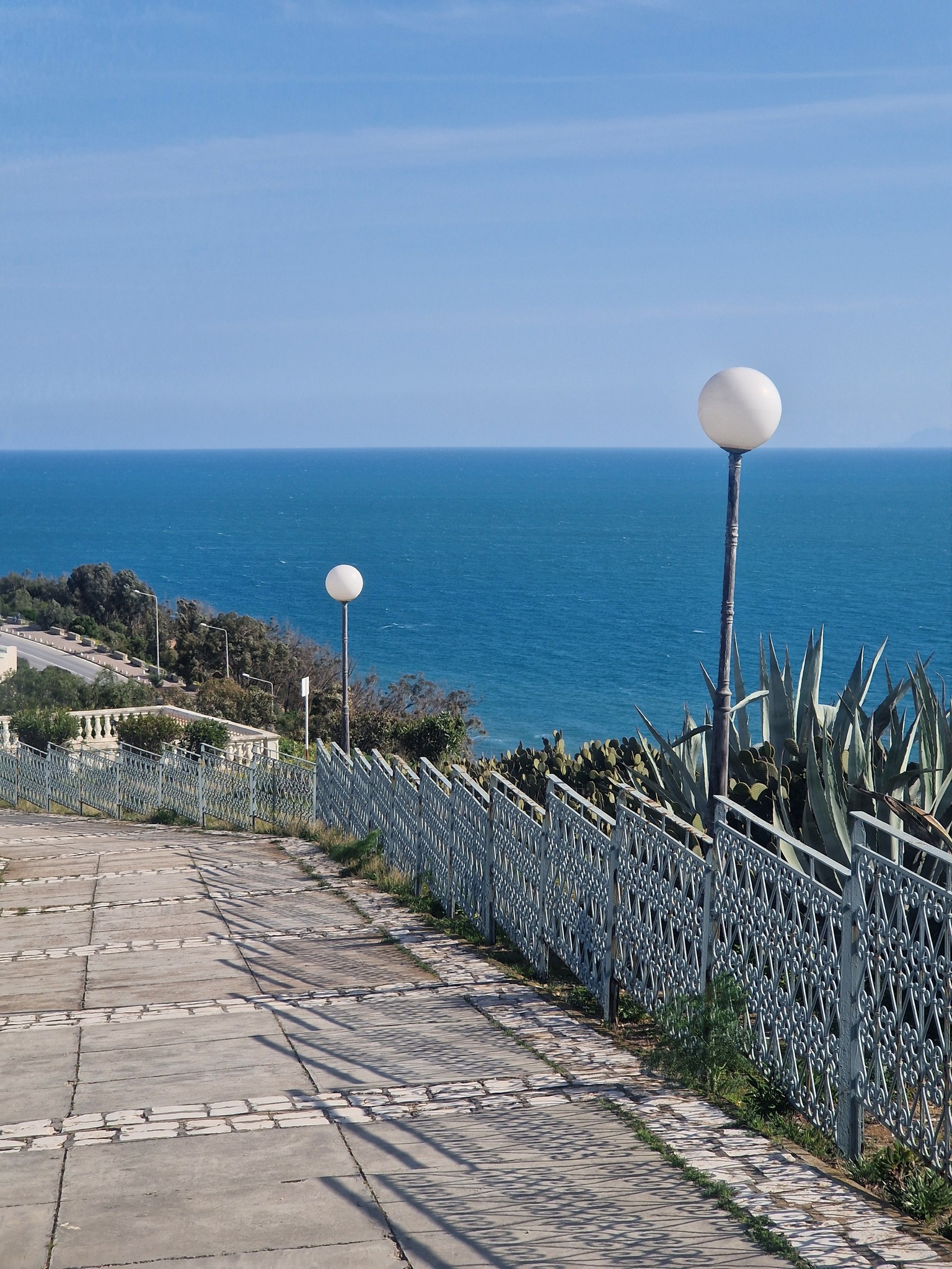 La Marsa Gammart Vente Appart. 4 pices Duplex   el golden tulip vue sur mer