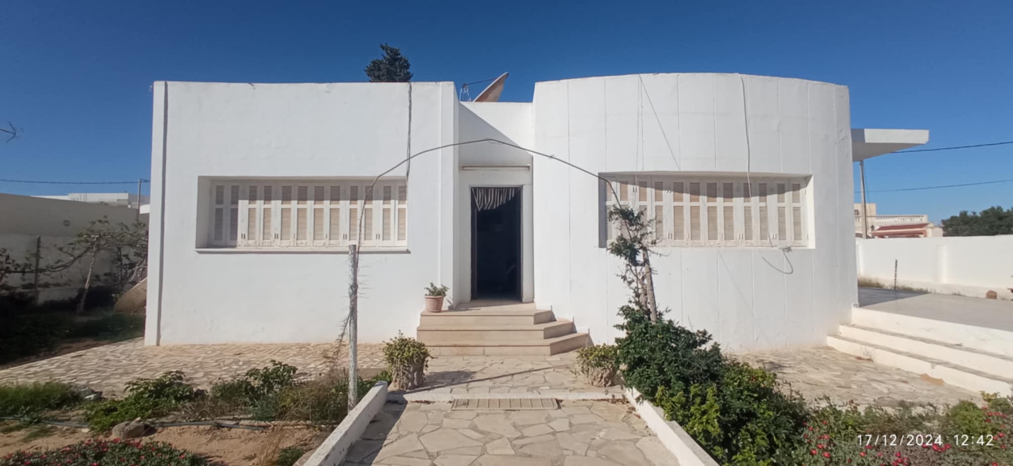 Sfax Sud Merkez Kamoun Vente Appart. 5 pices+ Belle villa a sfax