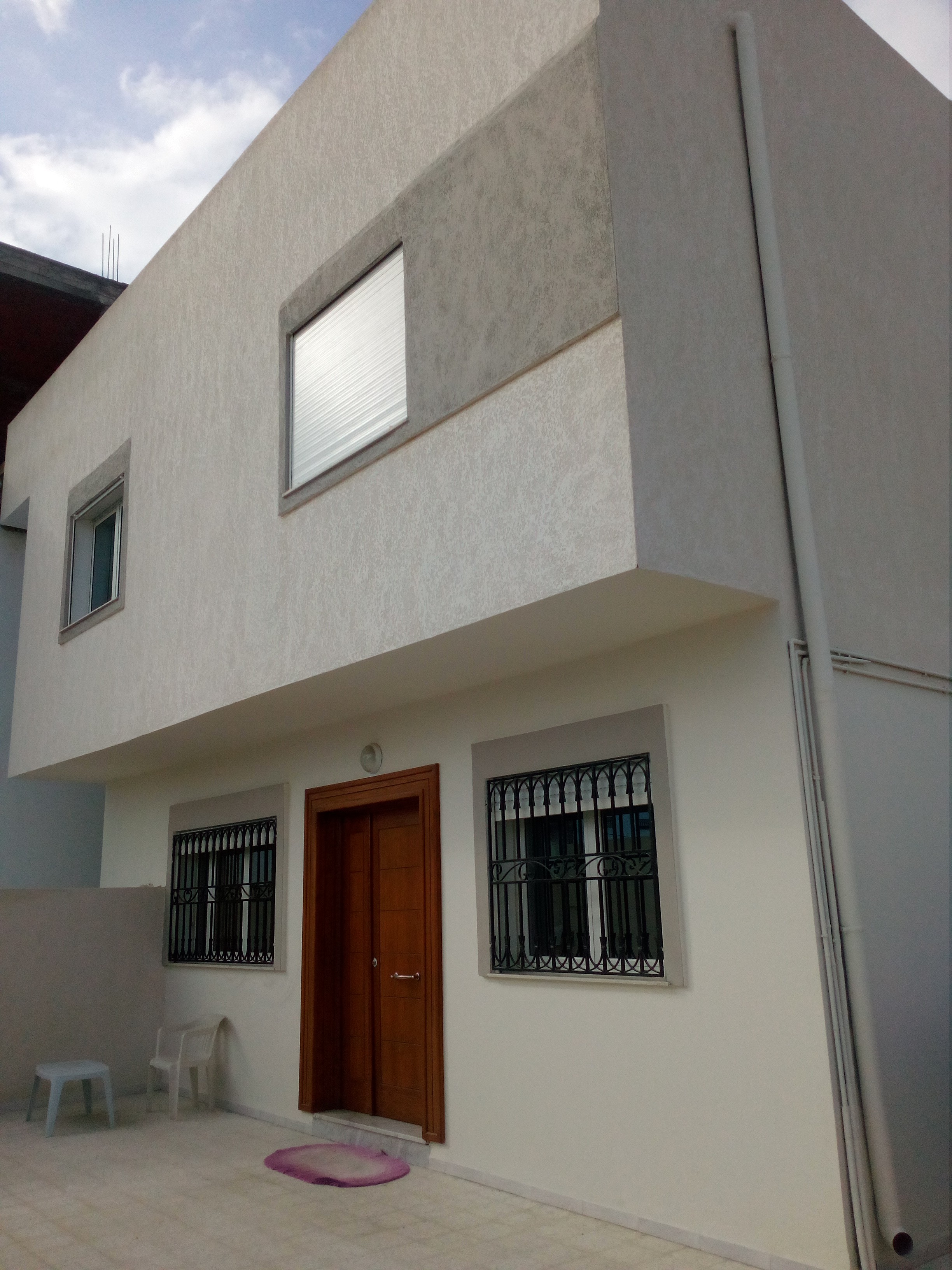 Raoued&nbsp;Cite Ennkhilet&nbsp;Vente&nbsp;Maisons&nbsp;Villa  de 2 �tages pr�s du rondpoint l'escale