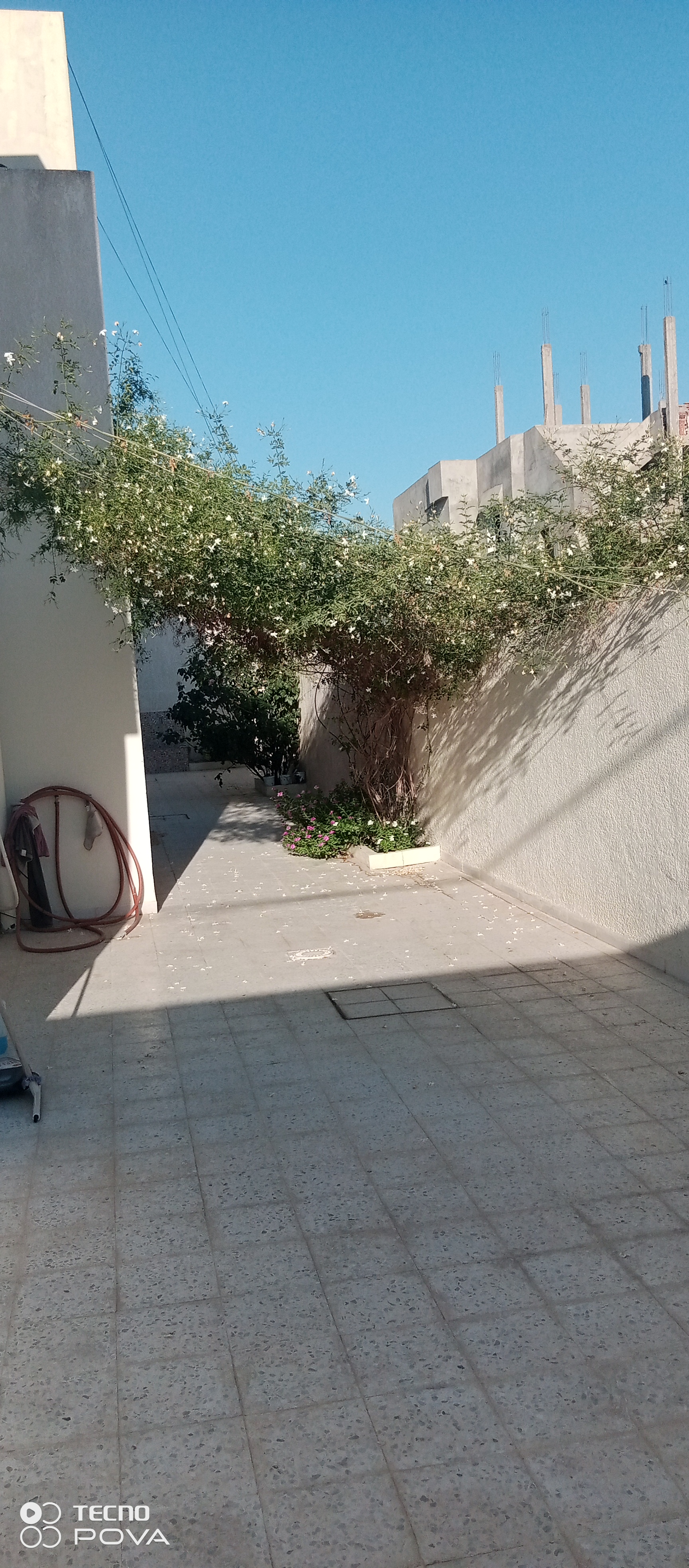 Raoued&nbsp;Cite Ennkhilet&nbsp;Vente&nbsp;Maisons&nbsp;Villa  de 2 �tages pr�s du rondpoint l'escale