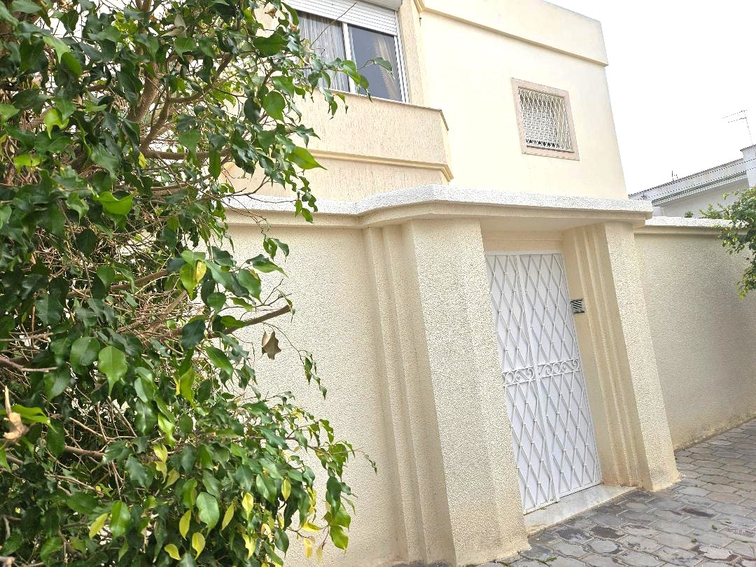 El Omrane El Omrane Vente Maisons Villa moderne jumele 3 niveaux bon tat et studio