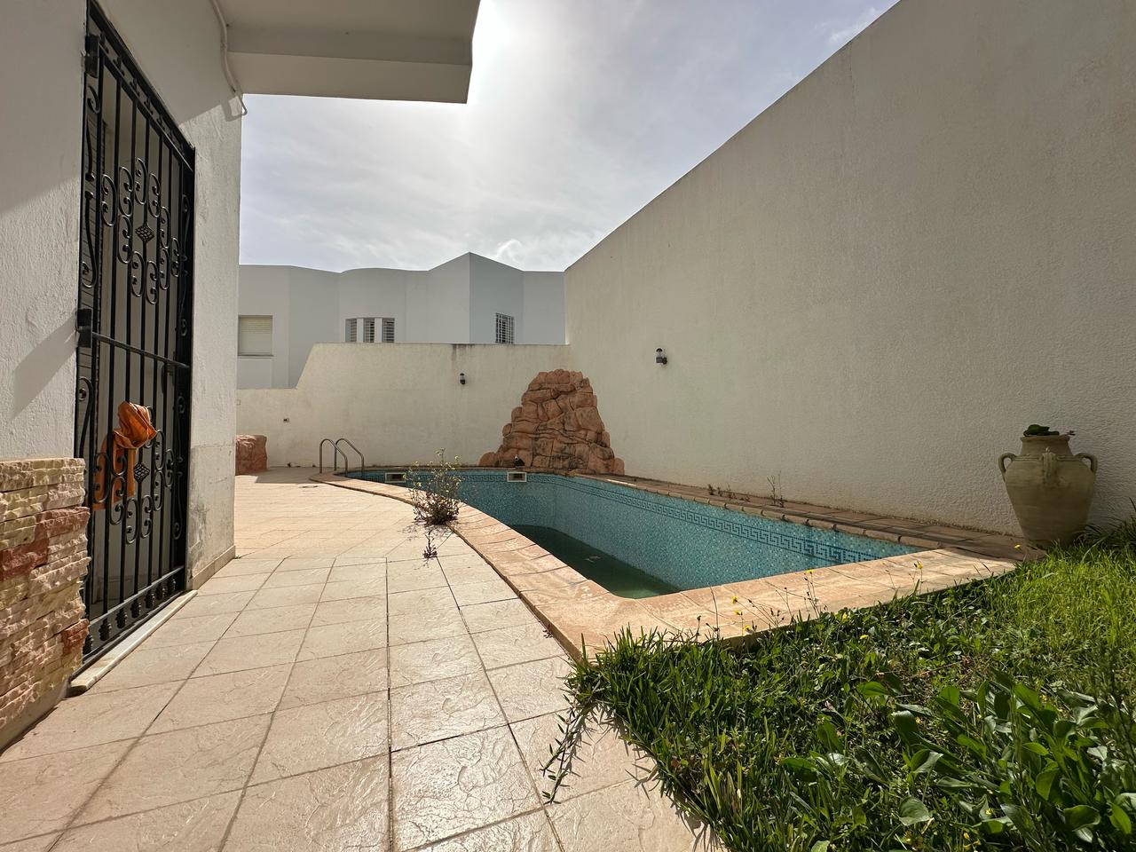 Ariana Ville Cite Ennasr 2 Vente Appart. 5 pices+ Villa s5 jardins d'el menzah 2