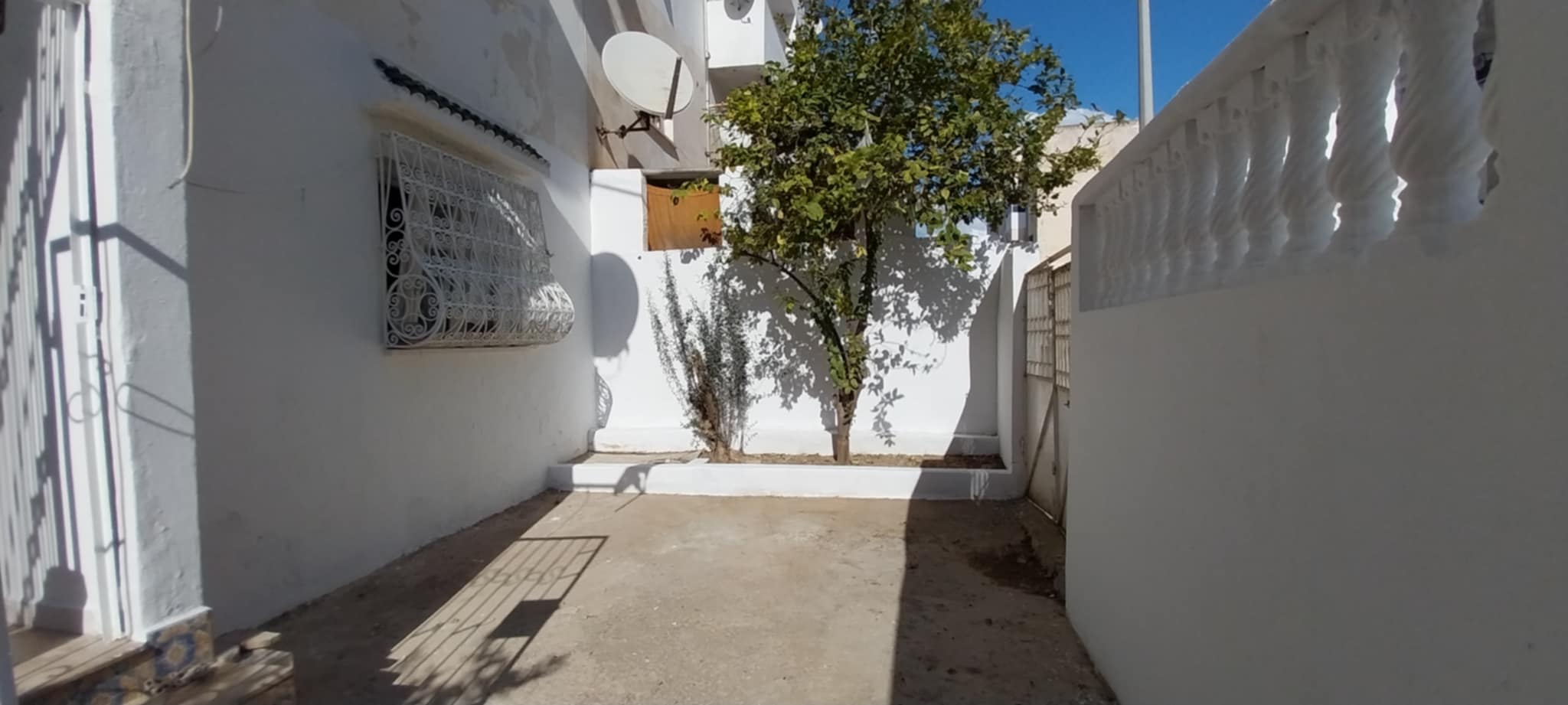 Ezzouhour (Tunis) Ezzouhour 4 Vente Appart. 3 pices A ventre appartement au rdc cit ezzouhour 4