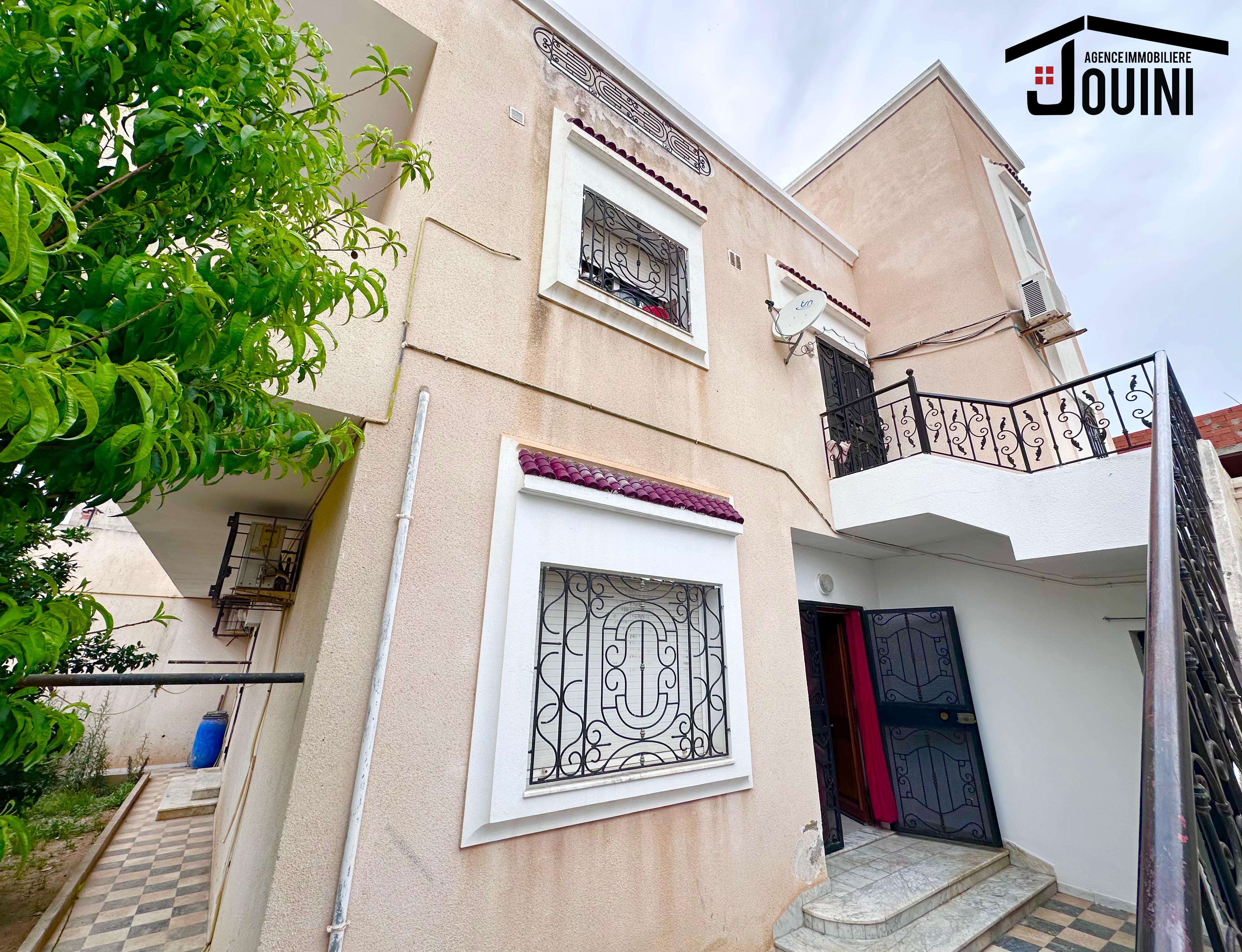 Sidi Hassine Sidi Hassine Vente Maisons Grande maison 300 m2  sidi hassine tunis