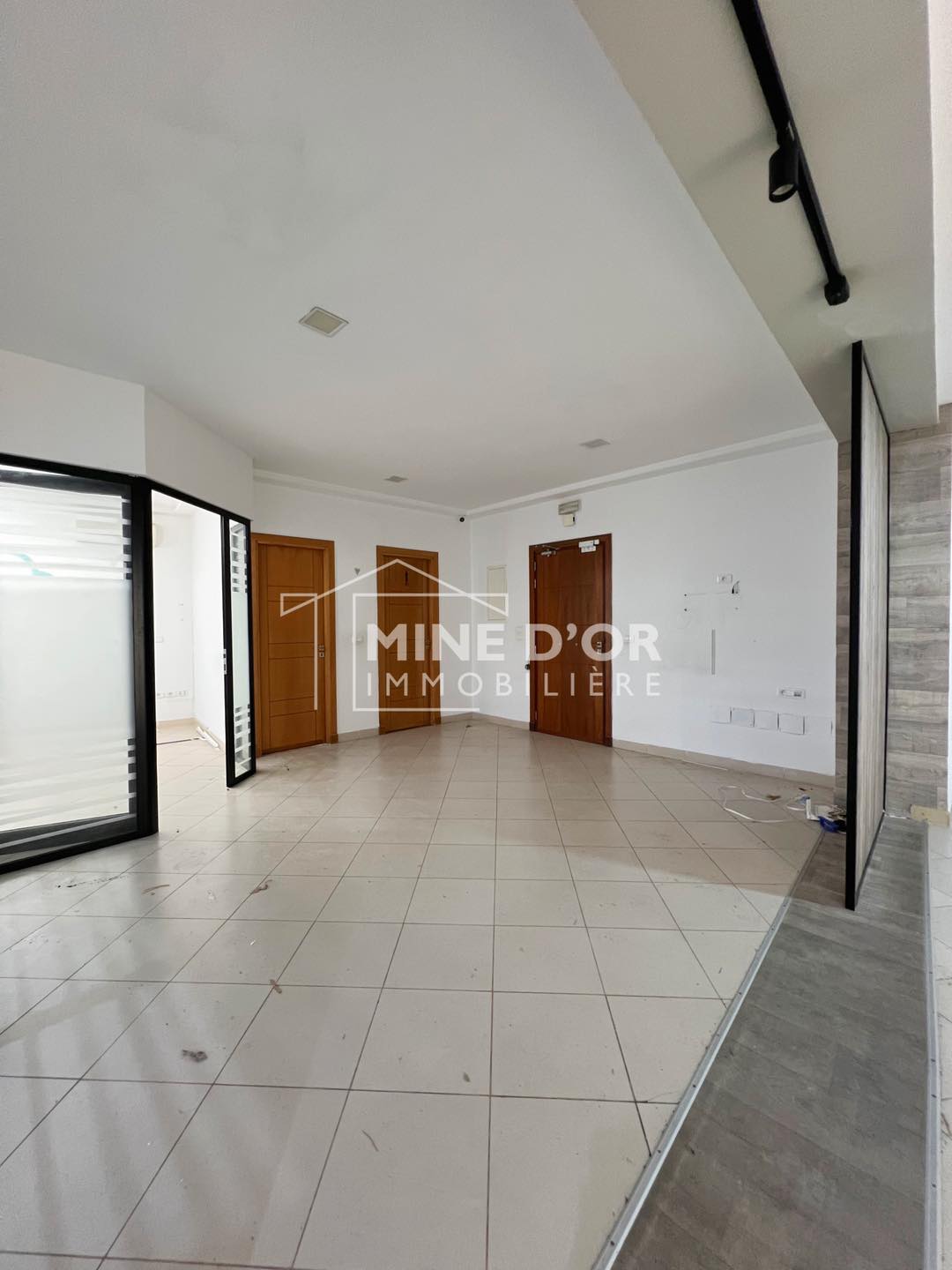 Cite El Khadra Zone urbaine nord Bureaux & Commerces Bureau Bureau en 7 espaces 200m2 au centre urbain nord