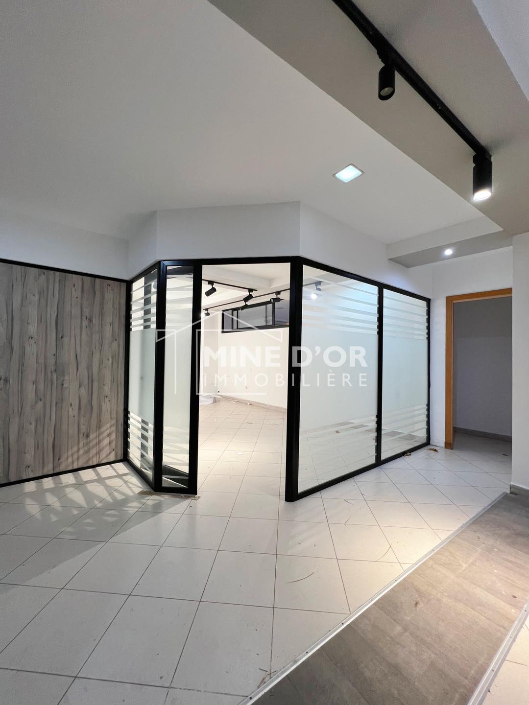 Cite El Khadra Zone urbaine nord Bureaux & Commerces Bureau Bureau en 7 espaces 200m2 au centre urbain nord