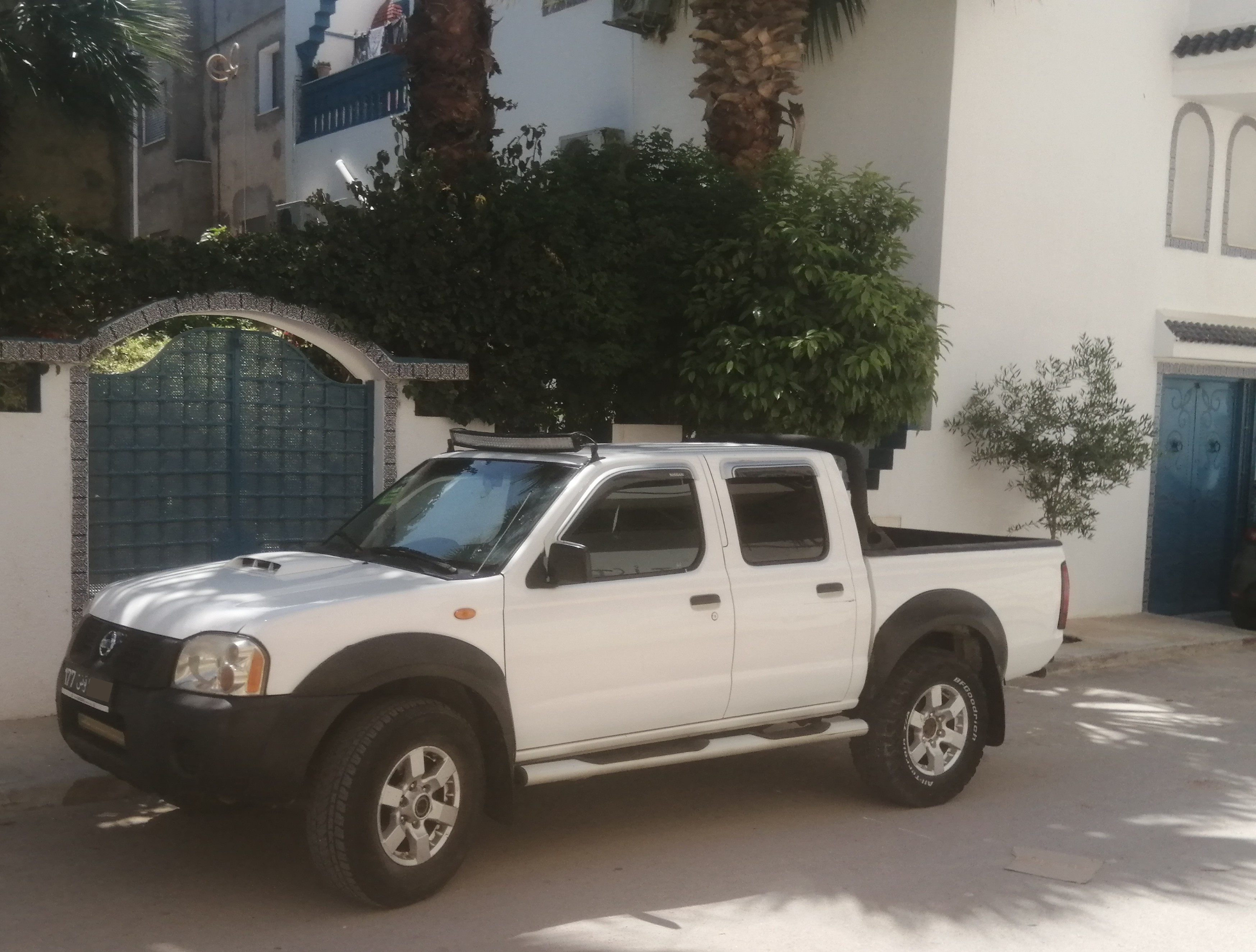 Bizerte Nord Bizerte Nissan Navara Nissan 4x4 d22 pickup np300 4x4 hardbody