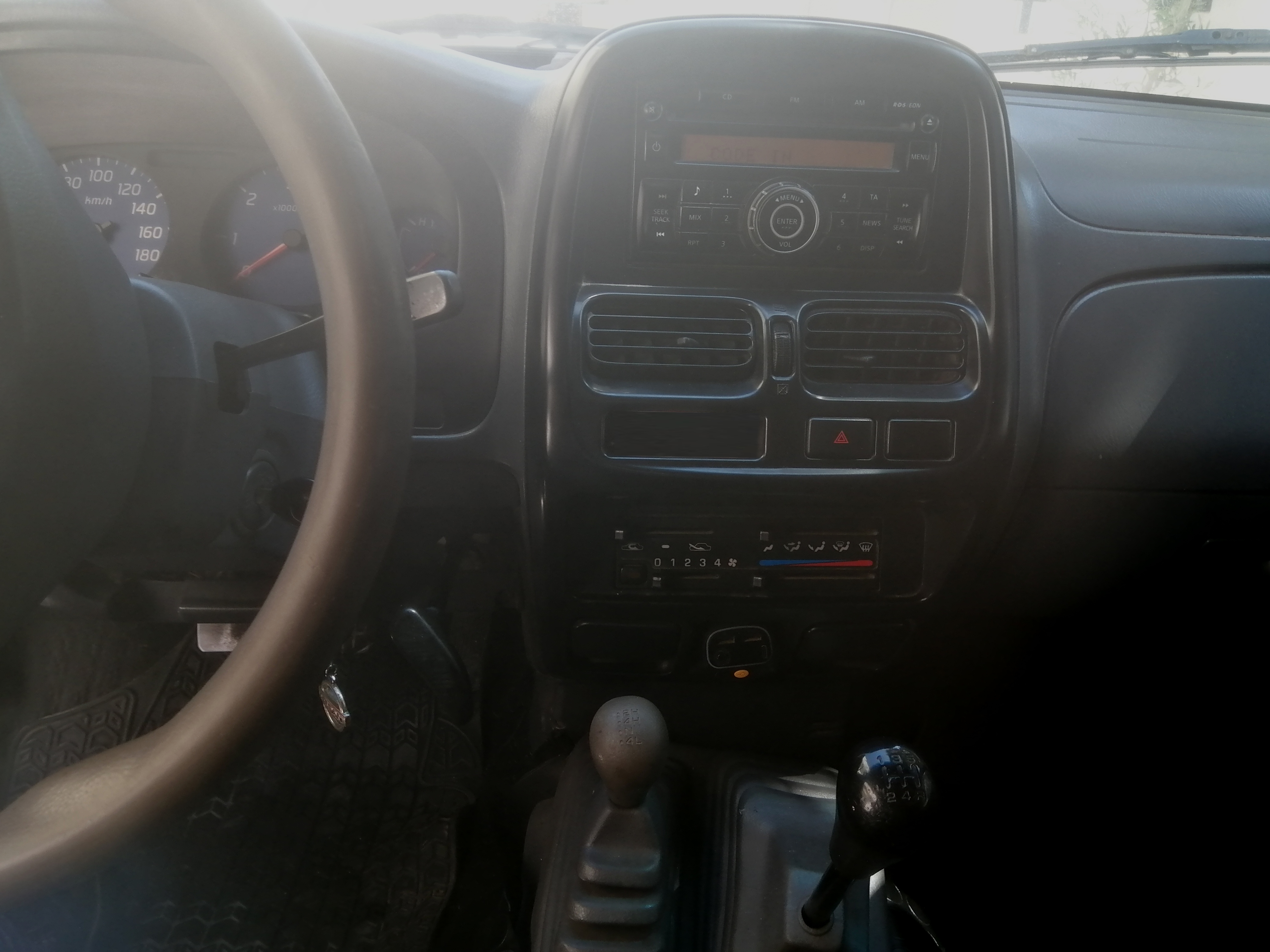Bizerte Nord Bizerte Nissan Navara Nissan 4x4 d22 pickup np300 4x4 hardbody