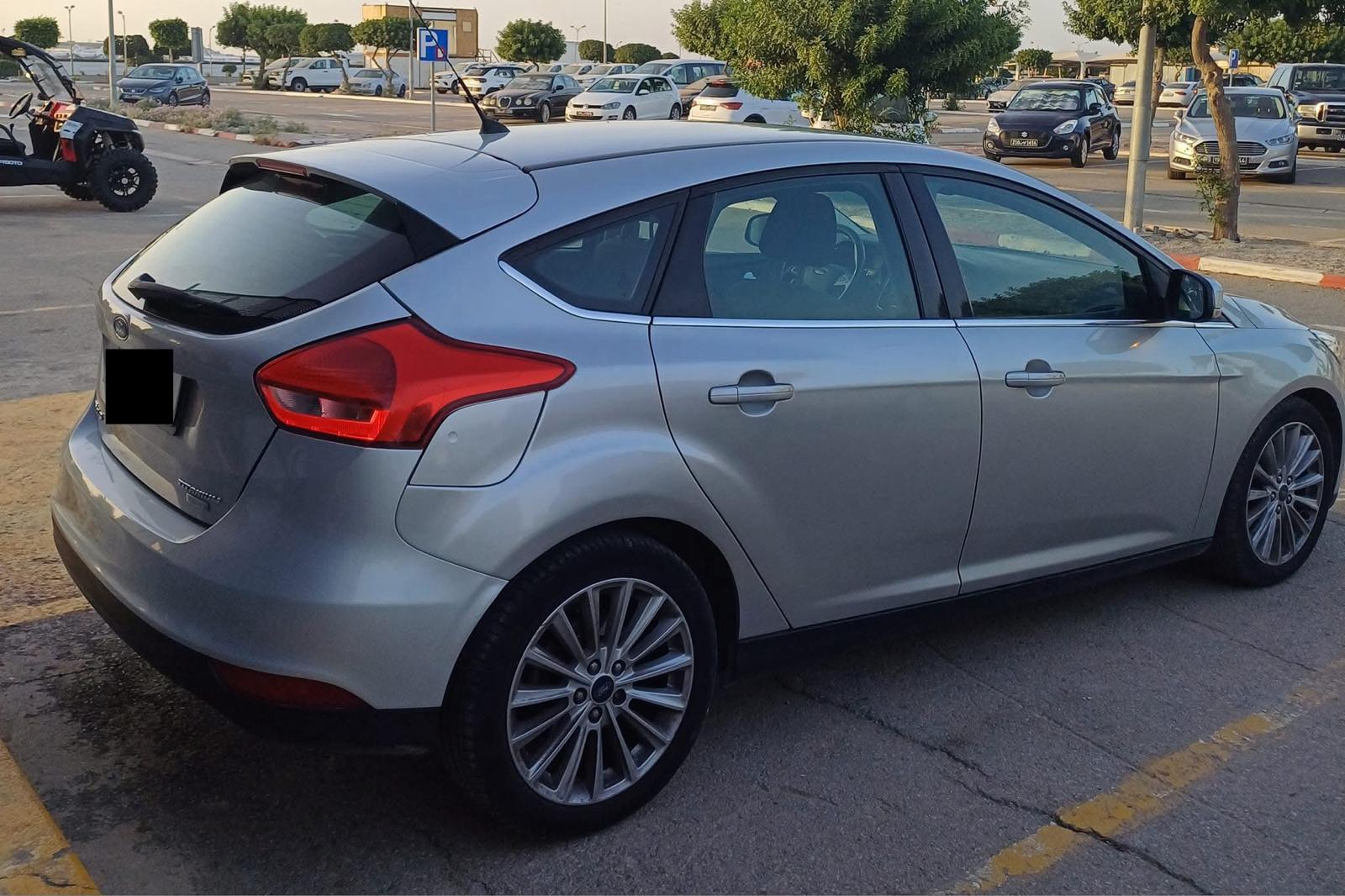 Ariana Ville Cite Ennasr 1 Ford Focus Ford focus titanium 2017