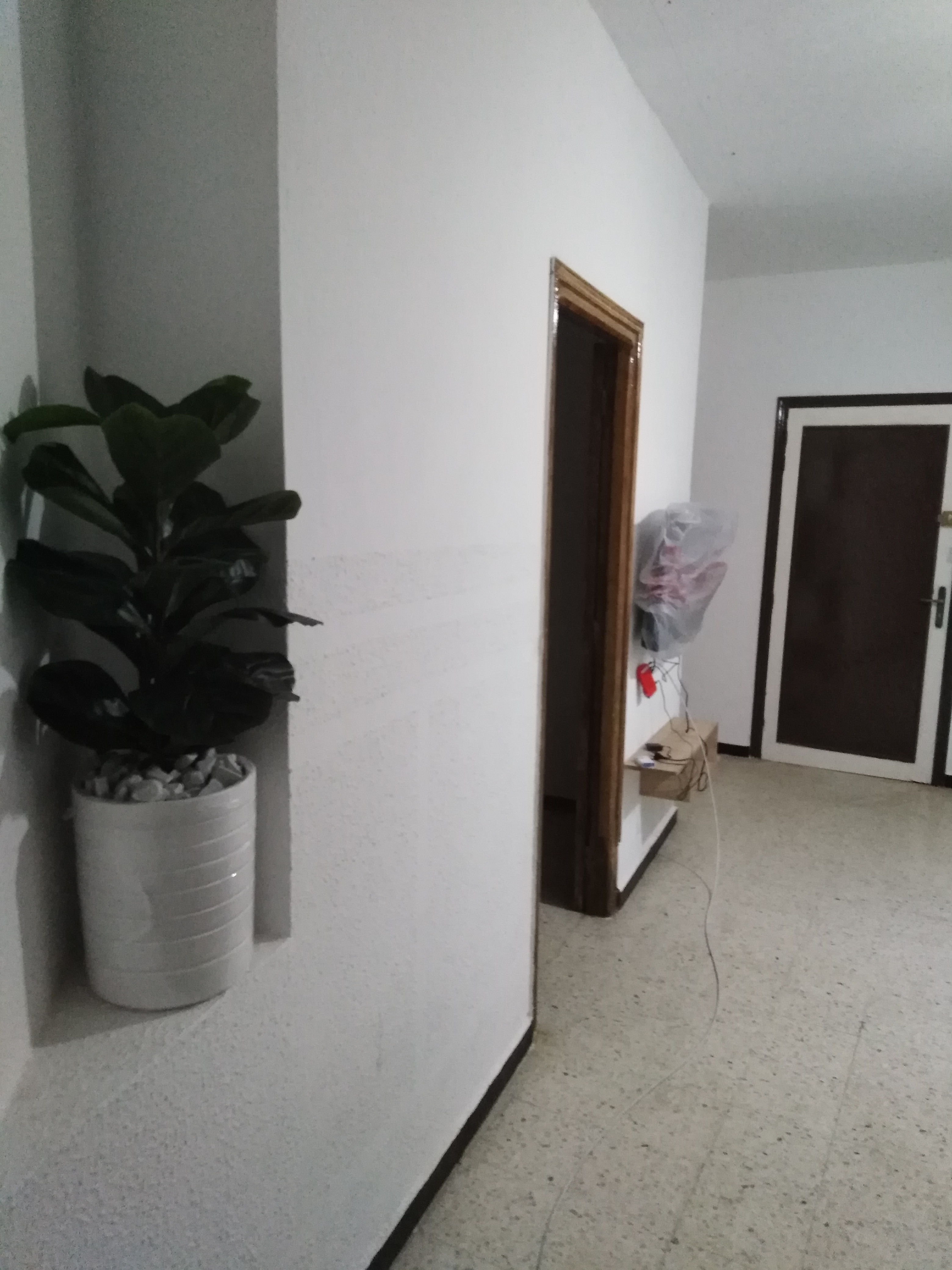 El Kram Le Kram Est Vente Appart. 4 pices Avec certificat de proprit