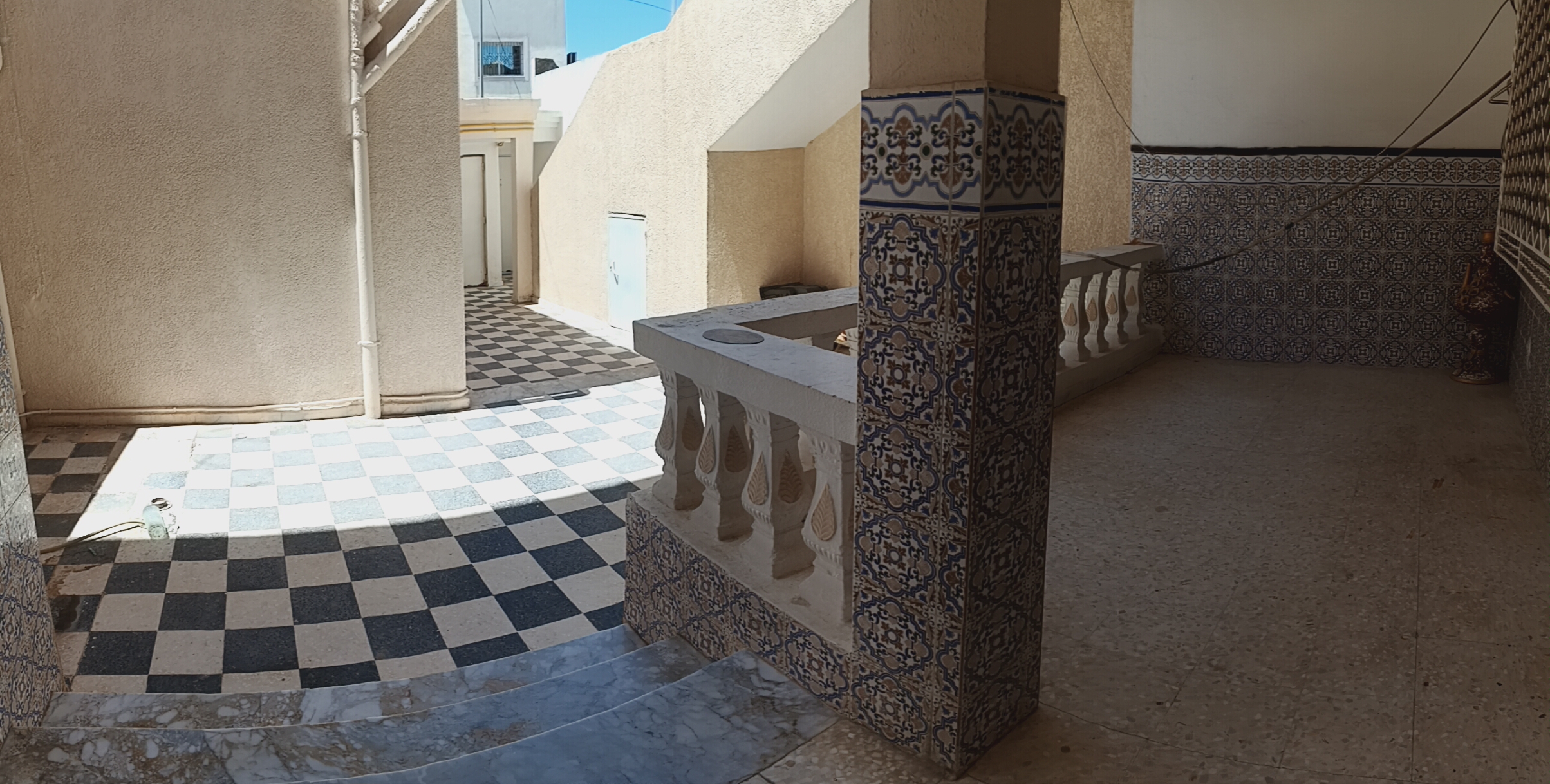 El Mourouj&nbsp;El Mourouj&nbsp;Vente&nbsp;Maisons&nbsp;Villa av 20 mars avec local commercial