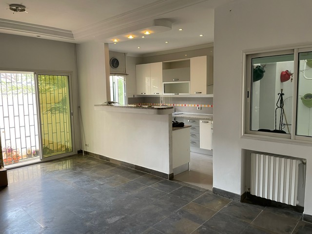 Ariana Ville El Menzah 6 Vente Duplex Triplex menzah 6 cit uv4 bien rnov