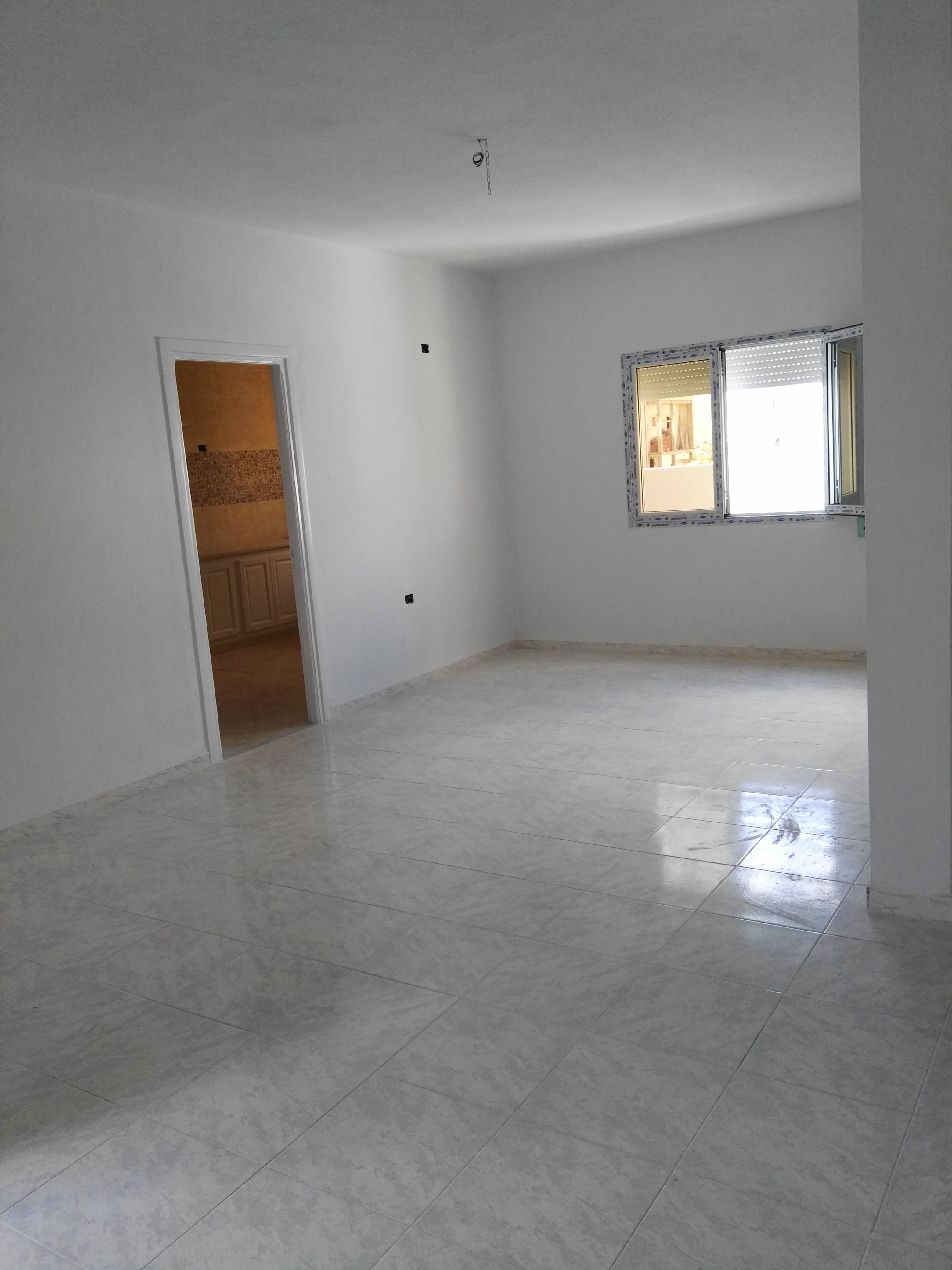 Raoued Cite Ennkhilet Vente Appart. 3 pices Vend appartement etage de villa