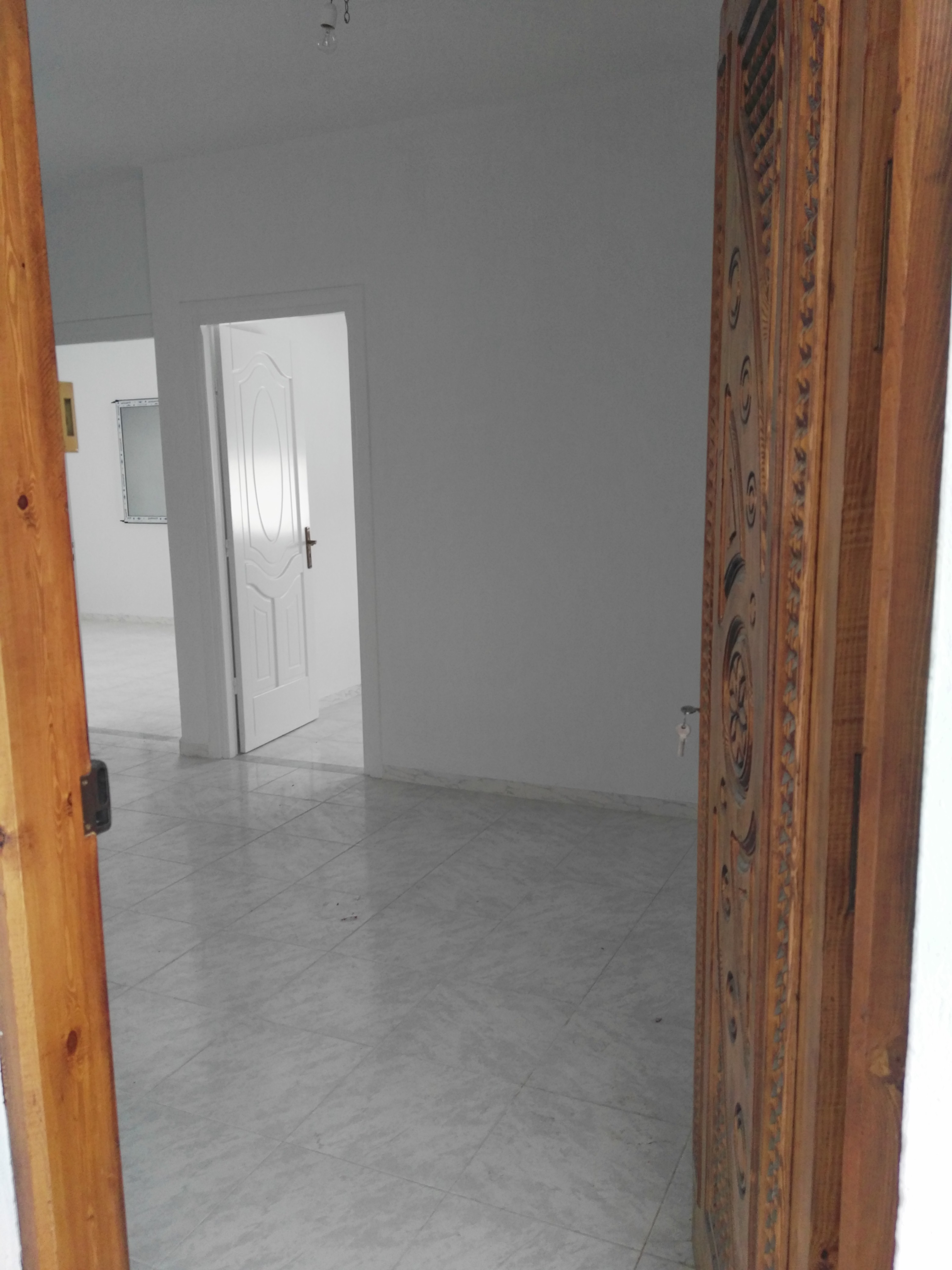 Raoued Cite Ennkhilet Vente Appart. 3 pices Vend appartement etage de villa