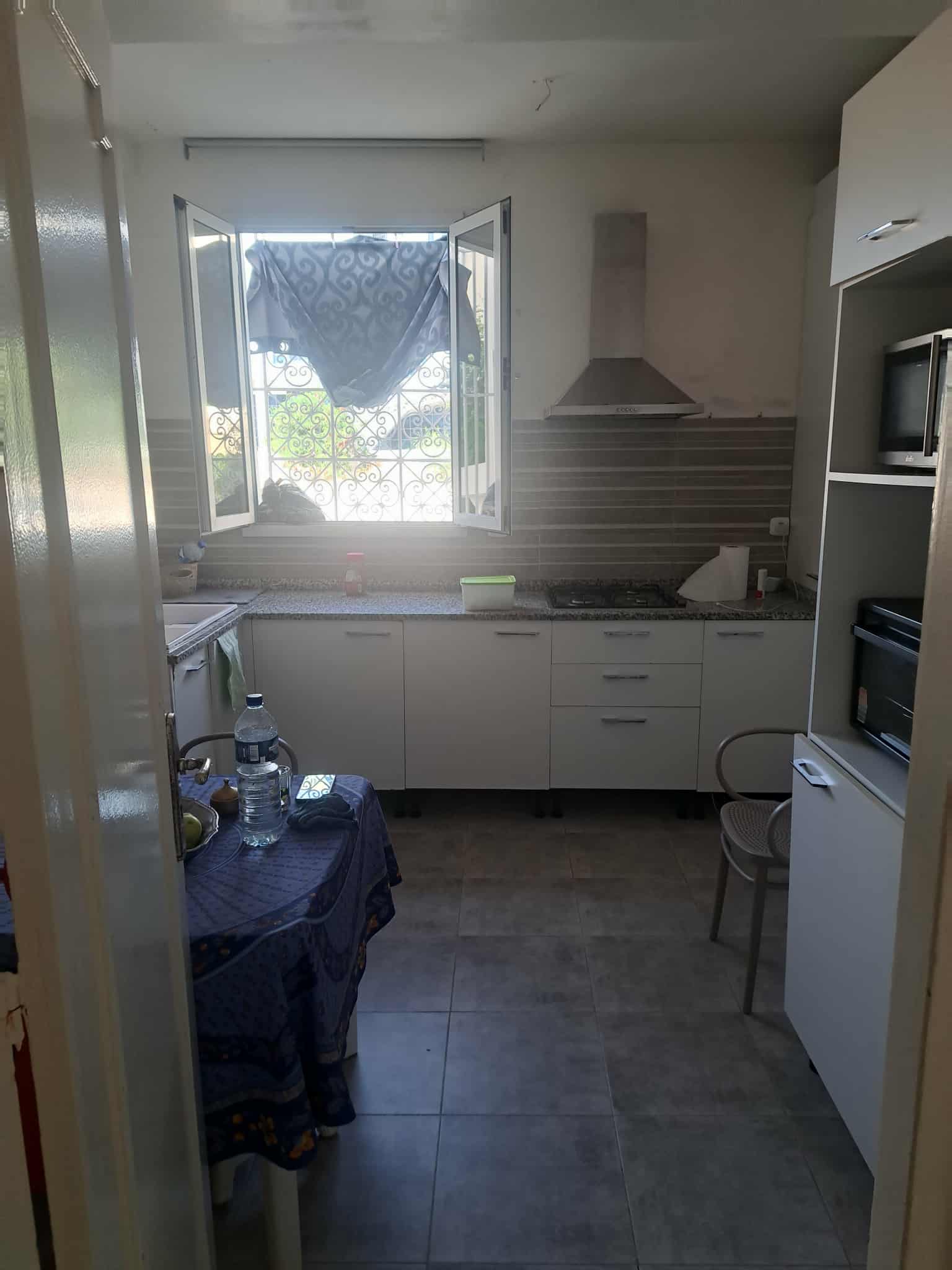 Ariana Ville Ariana Vente Autre Un s3 au rdc  l'ariana