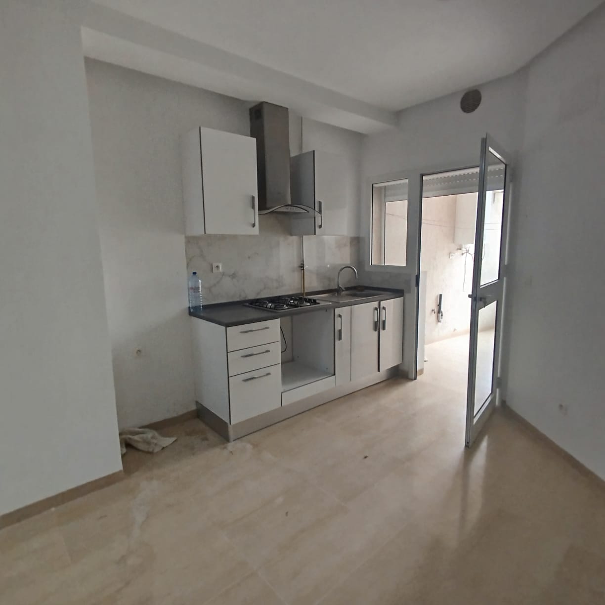 Mnihla Jardins d'el Menzah Vente Appart. 2 pices Un studio s1 jamais habit  jardin d'elmenzah2