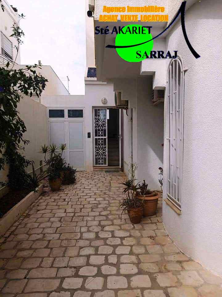 Akouda Chatt Meriem Vente Maisons Villa avec piscine au 2me position de la plage