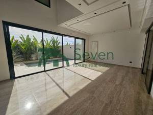 La Soukra Chotrana 1 Vente Maisons Un triplex s4 avec piscine  la soukra ref276a