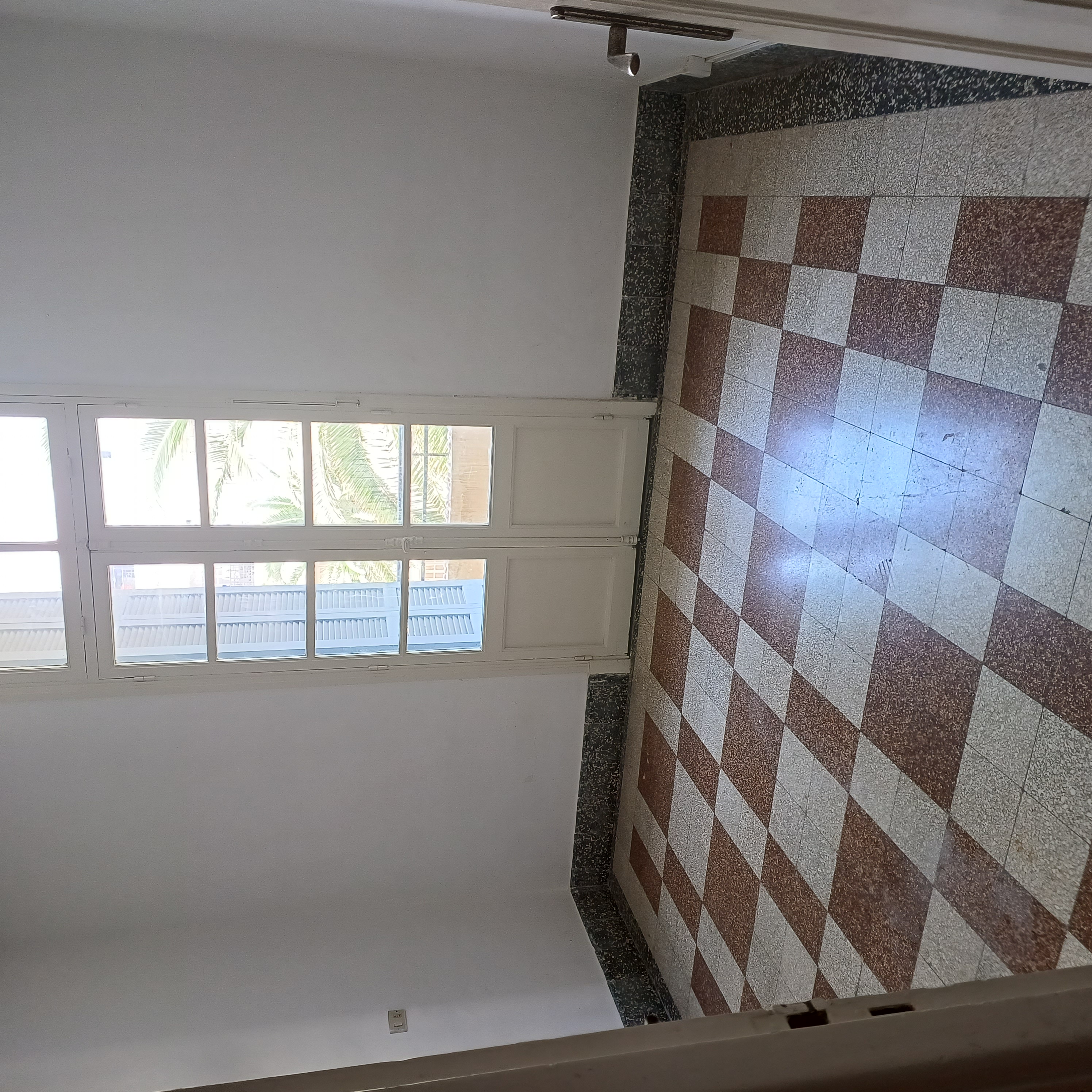 Sfax Ville Sfax Vente Appart. 3 pices Appartement sur l'avenue hb sfax