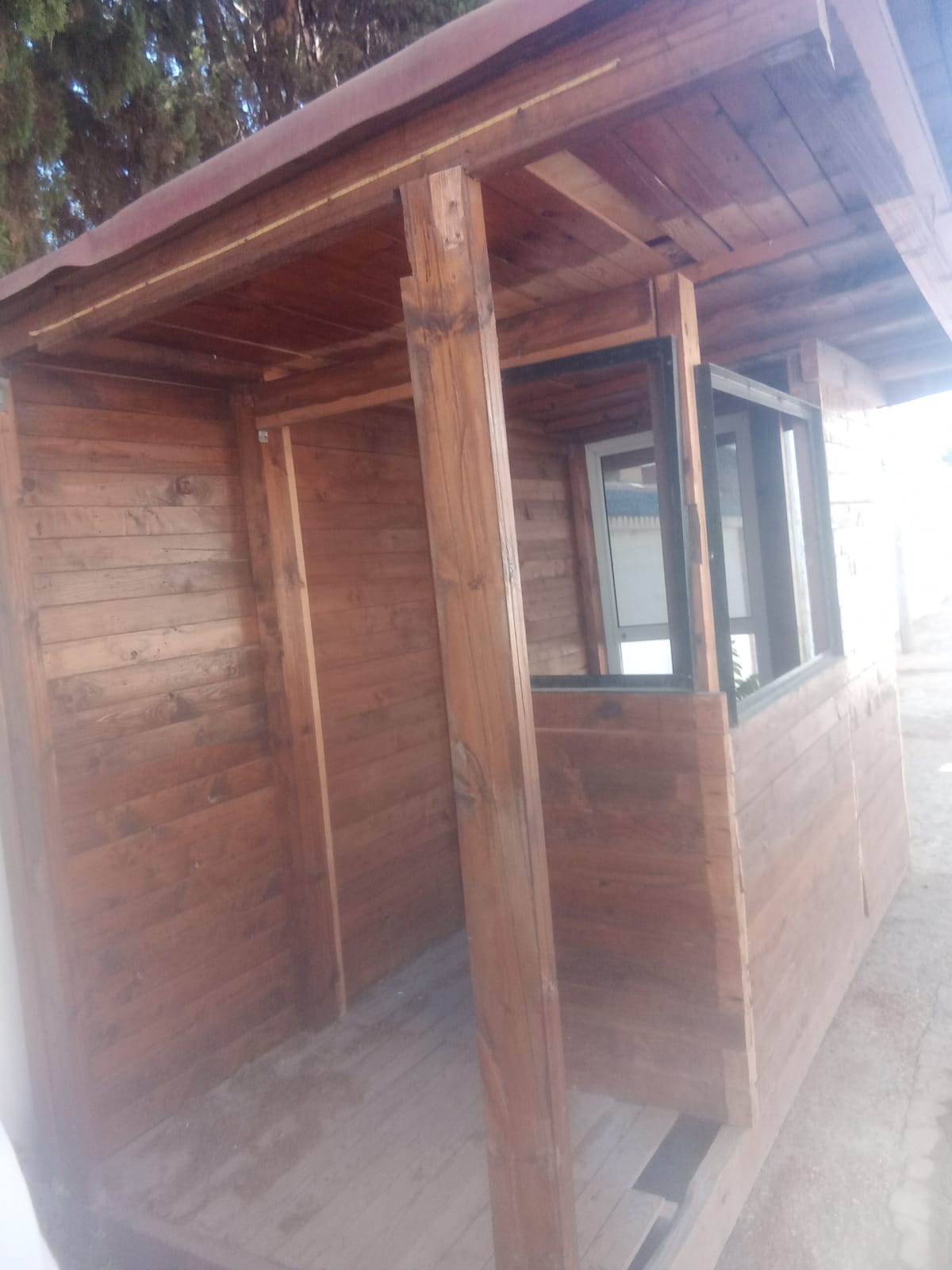 Le Bardo Le Bardo Vente Autre Cabine en bois rouge massif