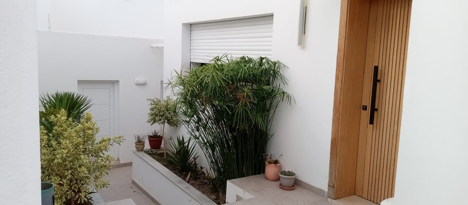 Mnihla Jardins d'el Menzah Vente Maisons Villa moderne haut standing avec piscine