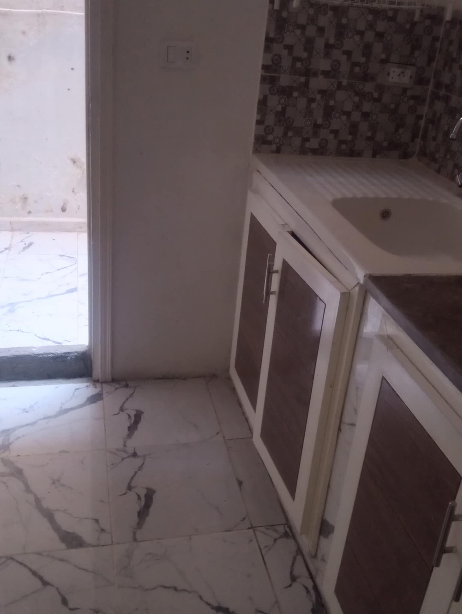 Bab Bhar&nbsp;Bab El Jazira&nbsp;Vente&nbsp;Appart. 3 pi�ces&nbsp;S3 rue de maroc avec magasin