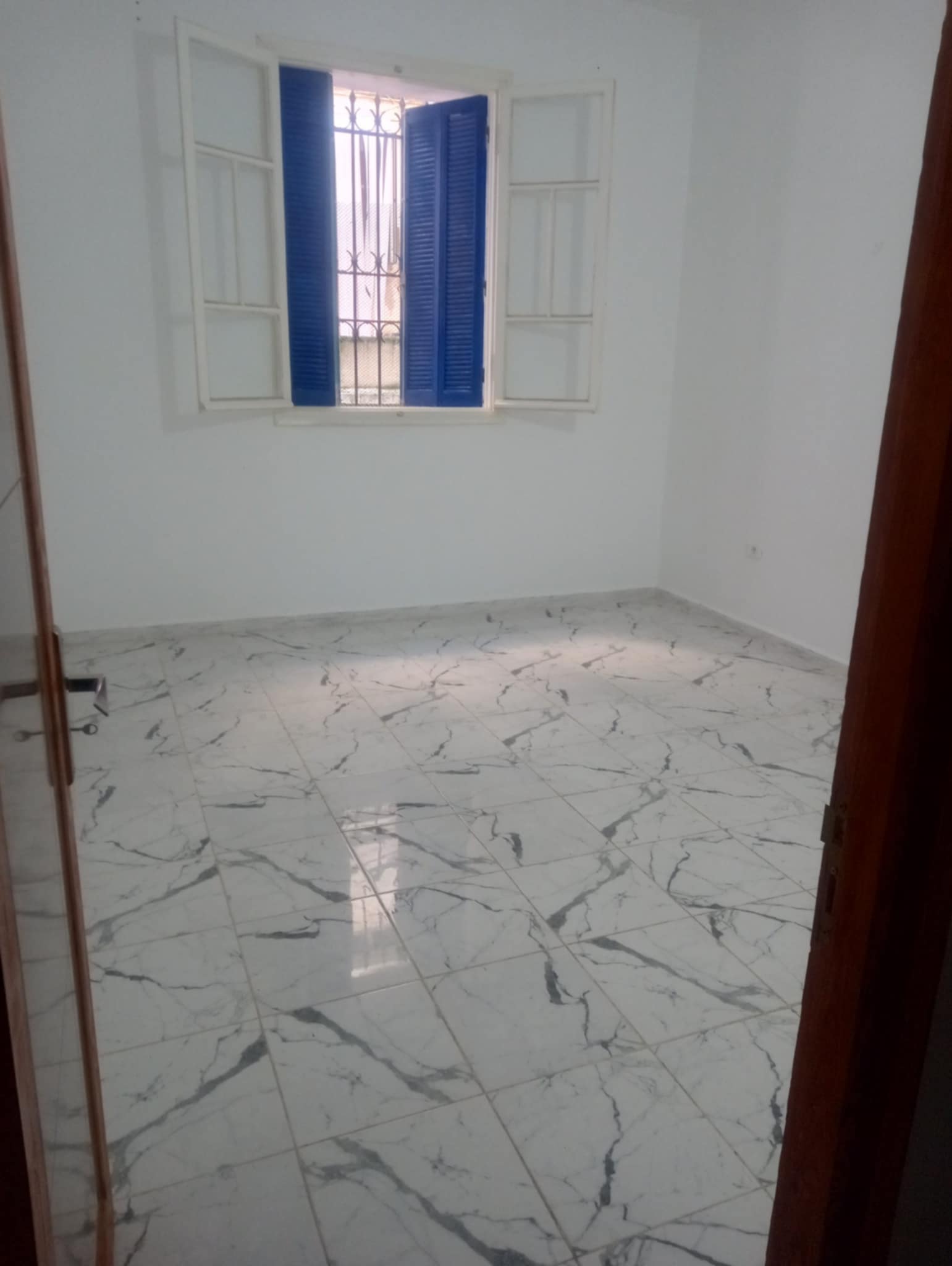 Bab Bhar&nbsp;Bab El Jazira&nbsp;Vente&nbsp;Appart. 3 pi�ces&nbsp;S3 rue de maroc avec magasin