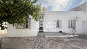 Ariana Ville Cite Ennouzha Vente Maisons Villa plain pied de 338m2 terrain