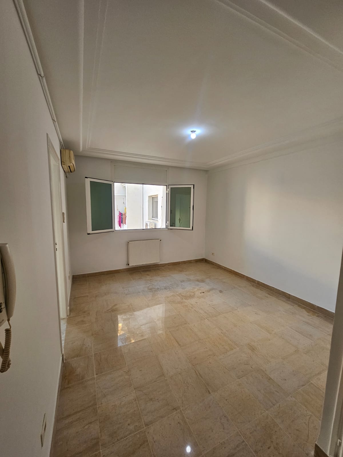 Ain Zaghouan&nbsp;Ain Zaghouan&nbsp;Vente&nbsp;Appart. 2 pi�ces&nbsp;S plus un bien expos� aux jardins de l'aouina