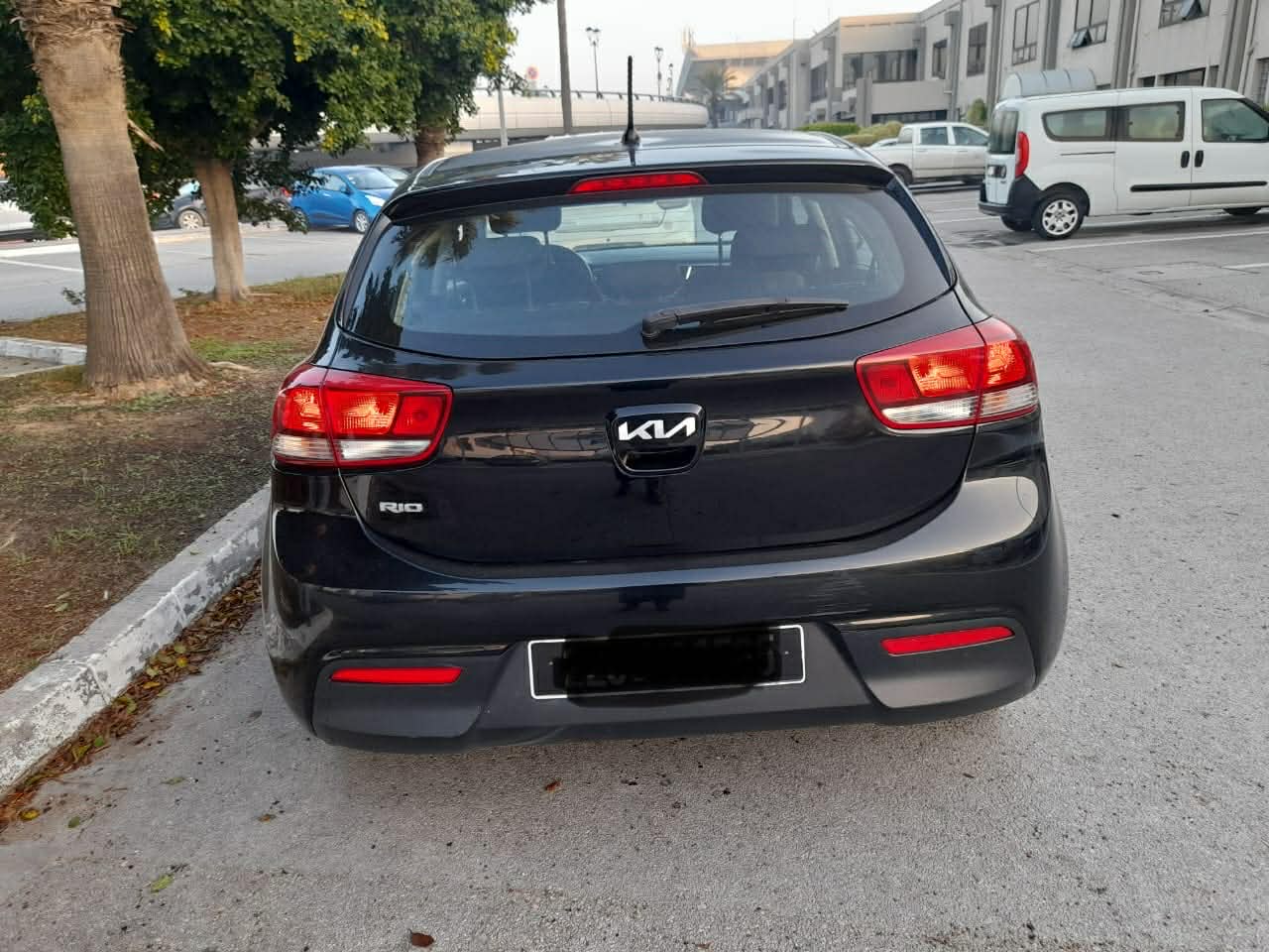 Raoued Raoued Kia Rio Kia rio noire srie 228