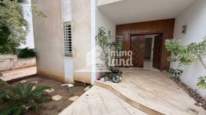 Ariana Ville El Menzah 7 Vente Maisons Une villa de 751m2 terrain et 450m2
