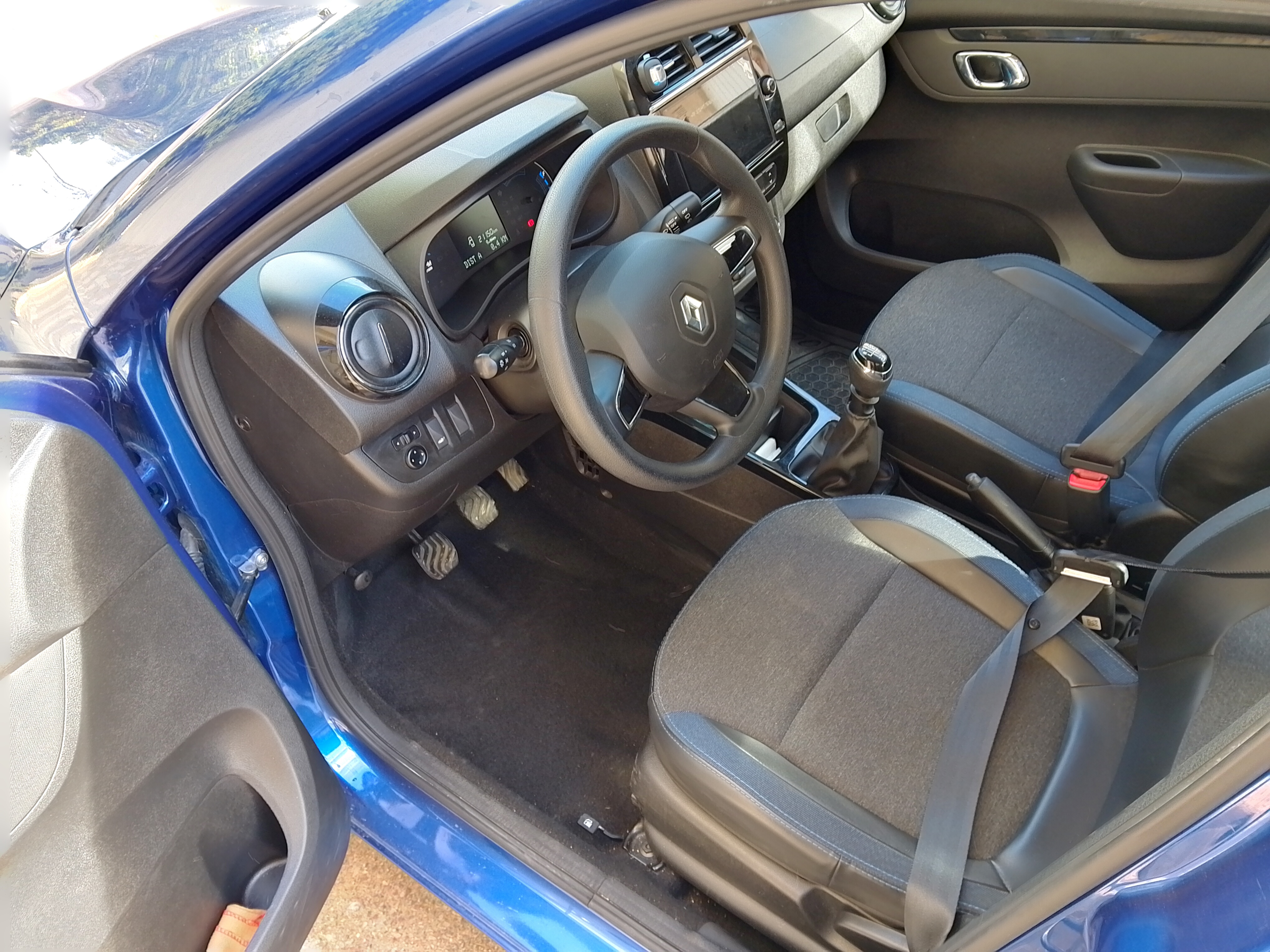 Soliman&nbsp;Soliman&nbsp;Renault&nbsp;Clio&nbsp;Renault kwid 1�re main