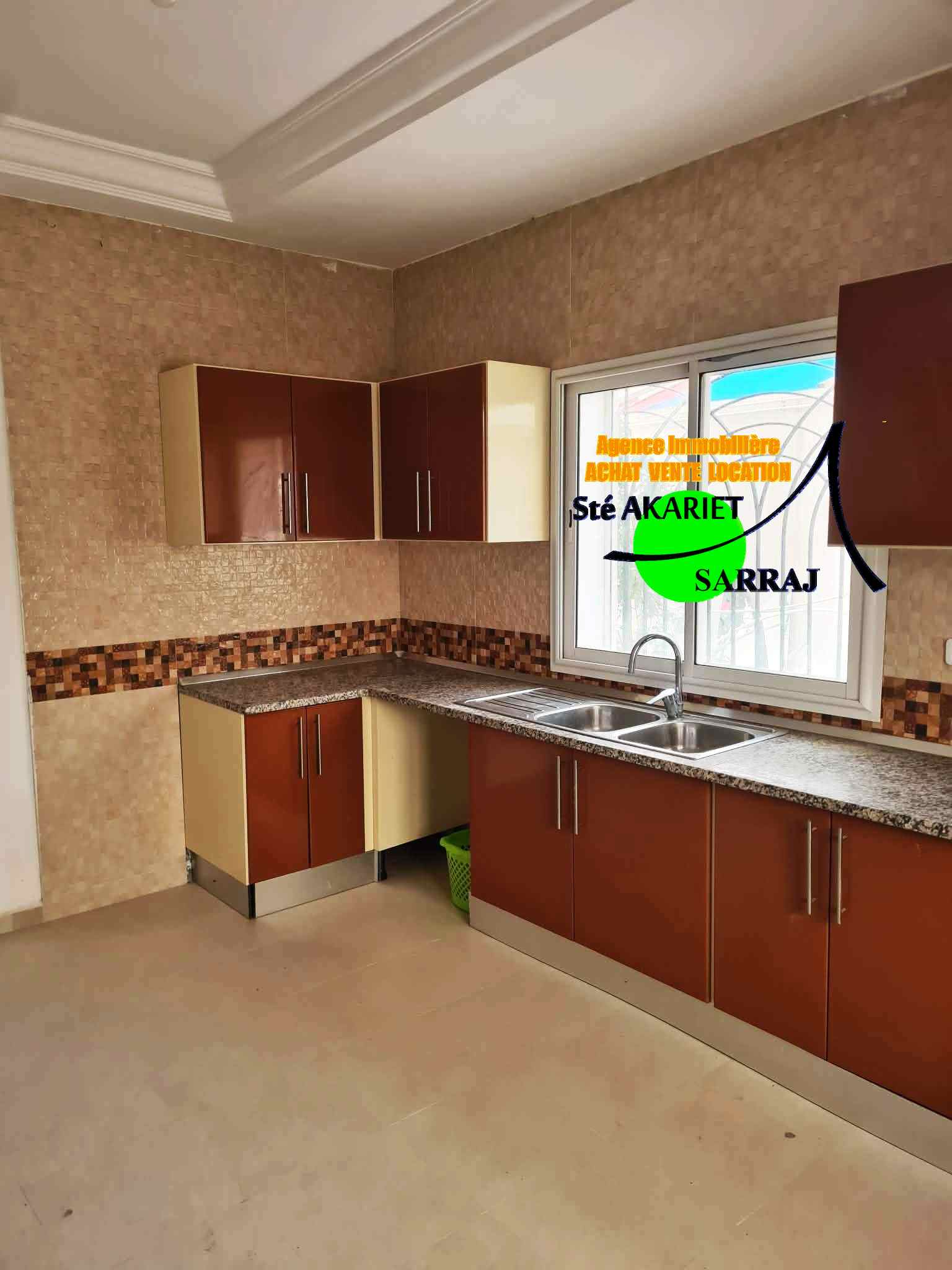 Sousse Jaouhara&nbsp;Sahloul&nbsp;Vente&nbsp;Maisons&nbsp;Lumineux triplex s4 zone des villas sahloul 4