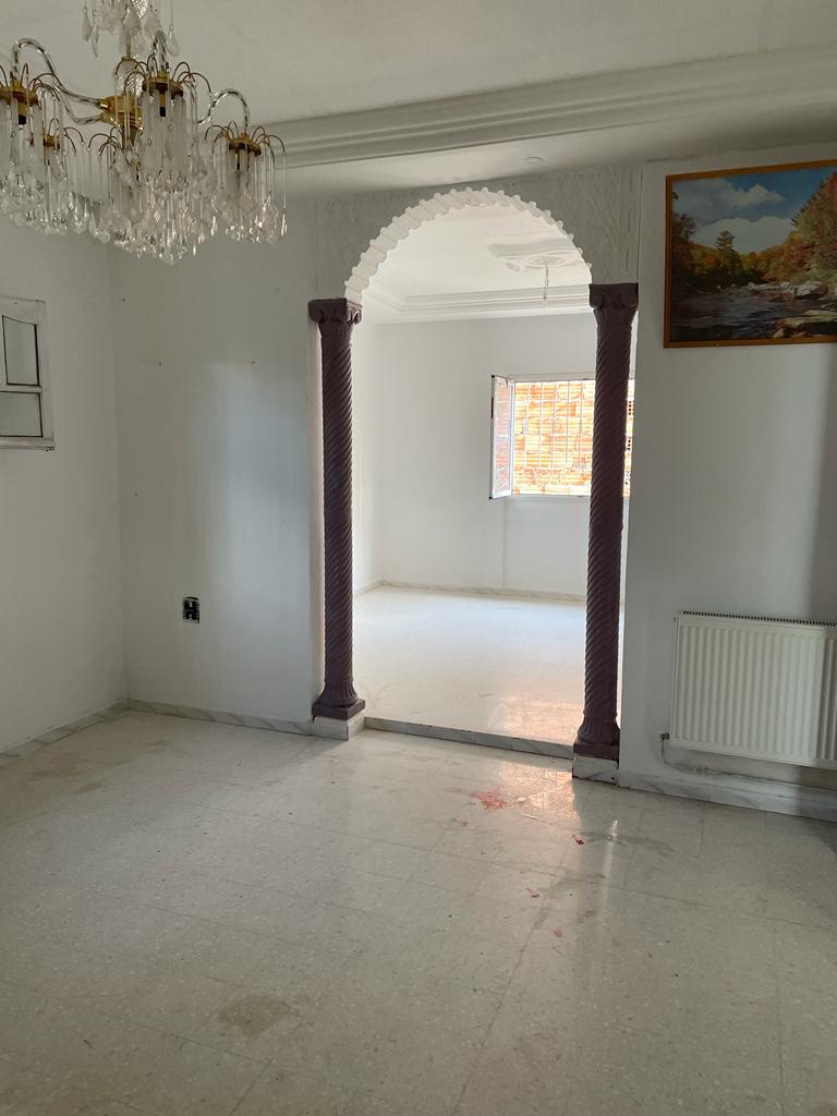 Sidi Hassine&nbsp;Cite Mrad 2&nbsp;Vente&nbsp;Maisons&nbsp;Urgent vend maison x 2 etages