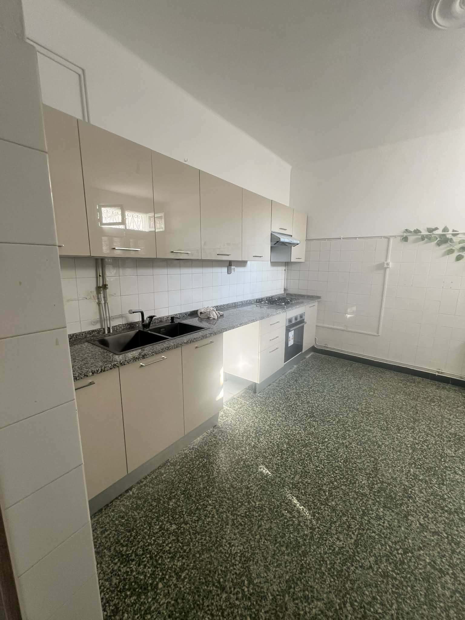 La Marsa&nbsp;Marsa Safsaf&nbsp;Location&nbsp;Appart. 4 pi�ces&nbsp;Etage de villa � la marsa plage corniche