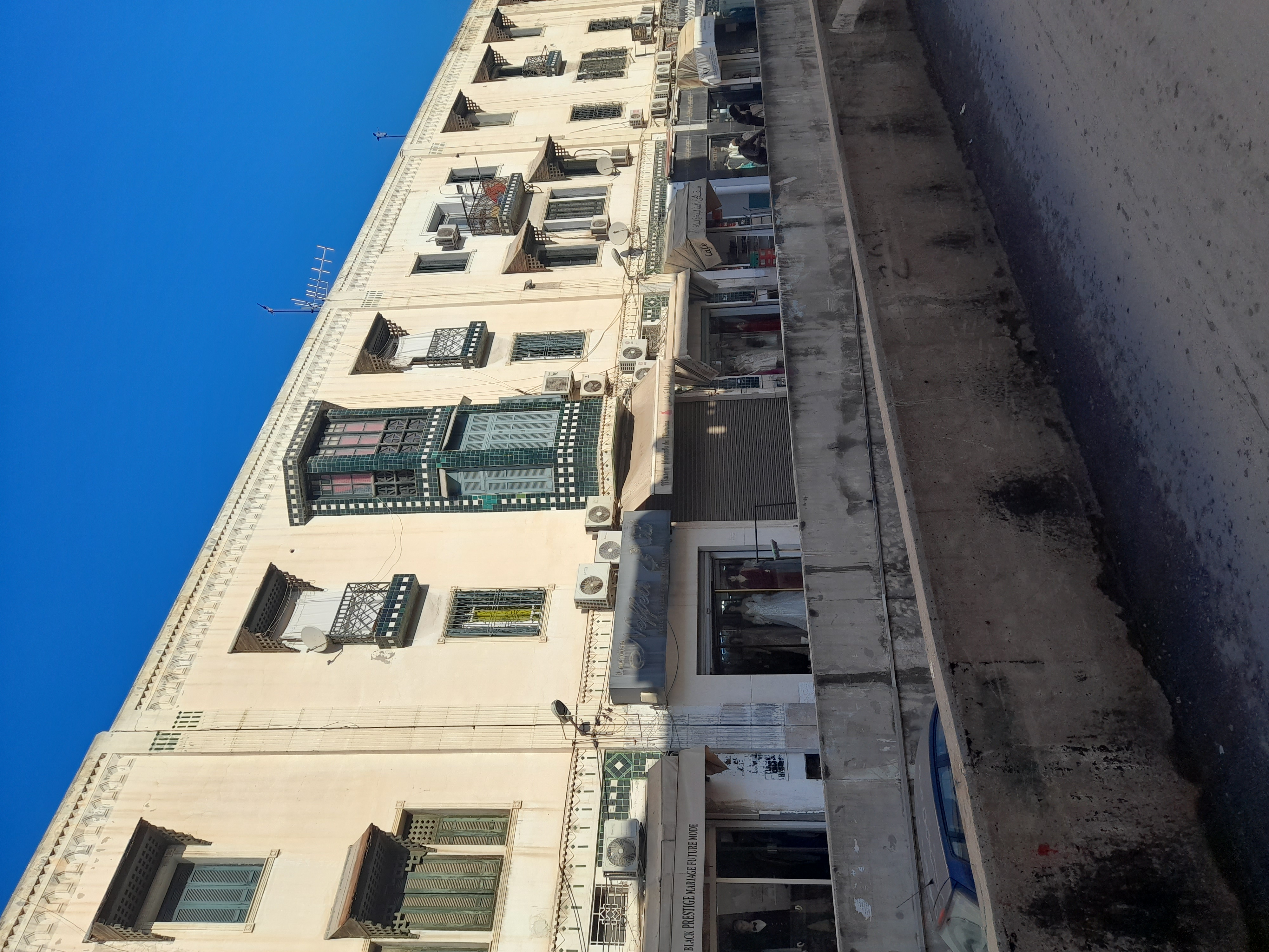Bab Souika&nbsp;Bab Souika&nbsp;Vente&nbsp;Appart. 4 pi�ces&nbsp;Grand appt