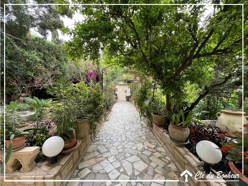 El Omrane&nbsp;Cite Militaire&nbsp;Vente&nbsp;Maisons&nbsp;Villa de deux �tages ind�pendants � france ville