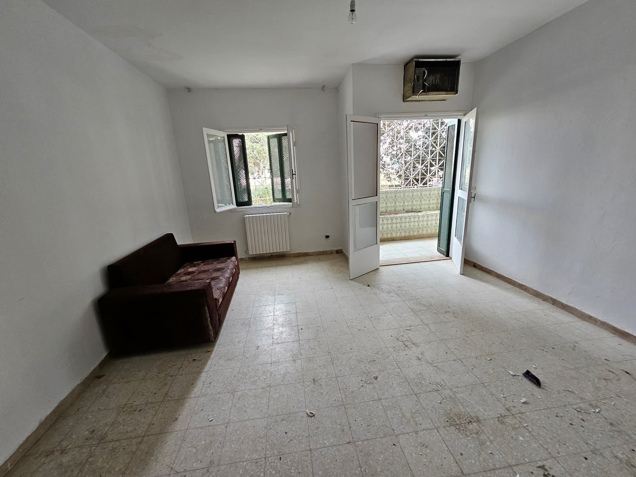 Ariana Ville&nbsp;Riadh Landlous&nbsp;Vente&nbsp;Appart. 4 pi�ces&nbsp;S3 rdc 355 md riadh el andalous