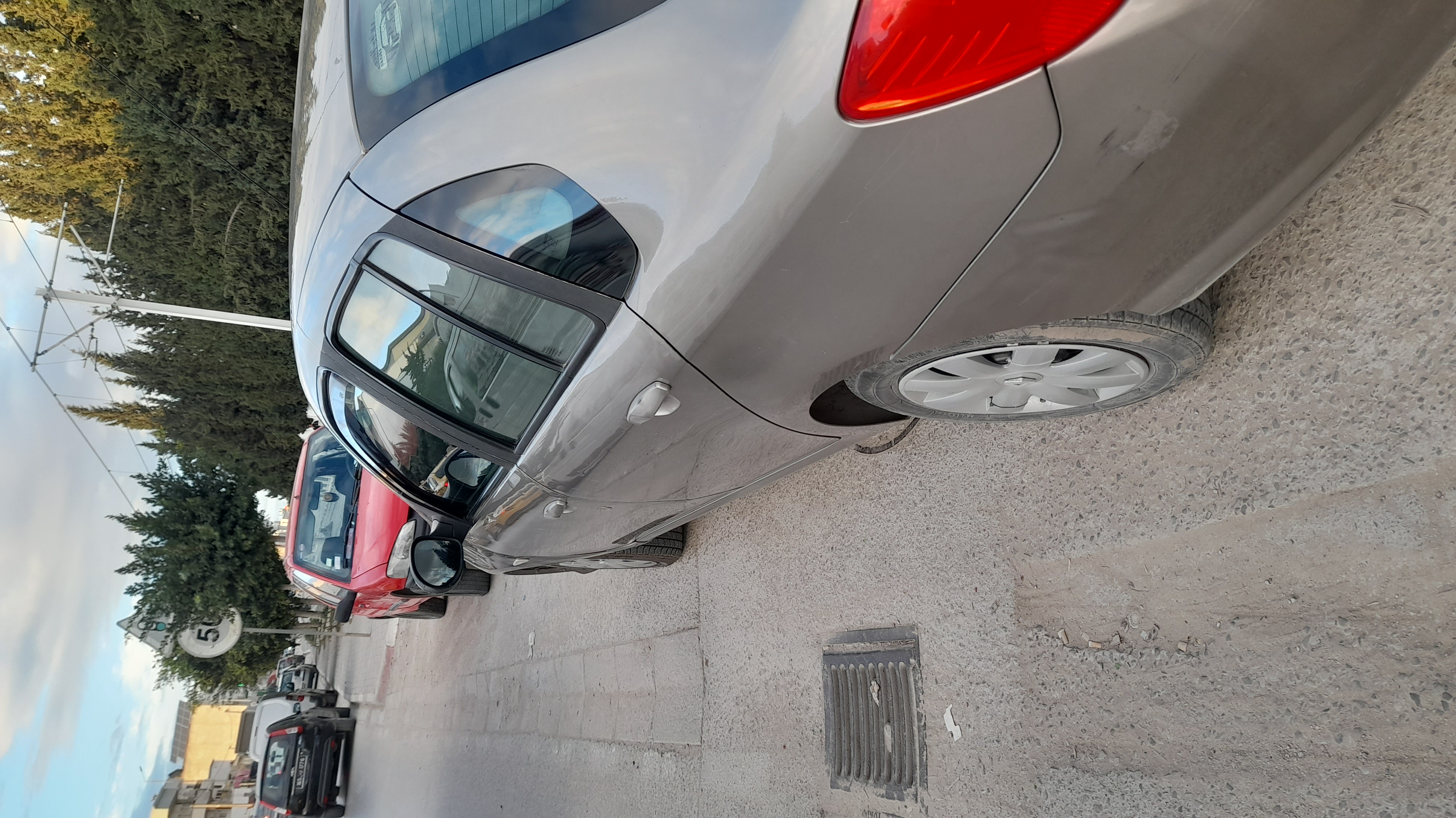 El Mourouj&nbsp;Cite El Wifak&nbsp;Renault&nbsp;Symbol&nbsp;Symbol tr�s propre