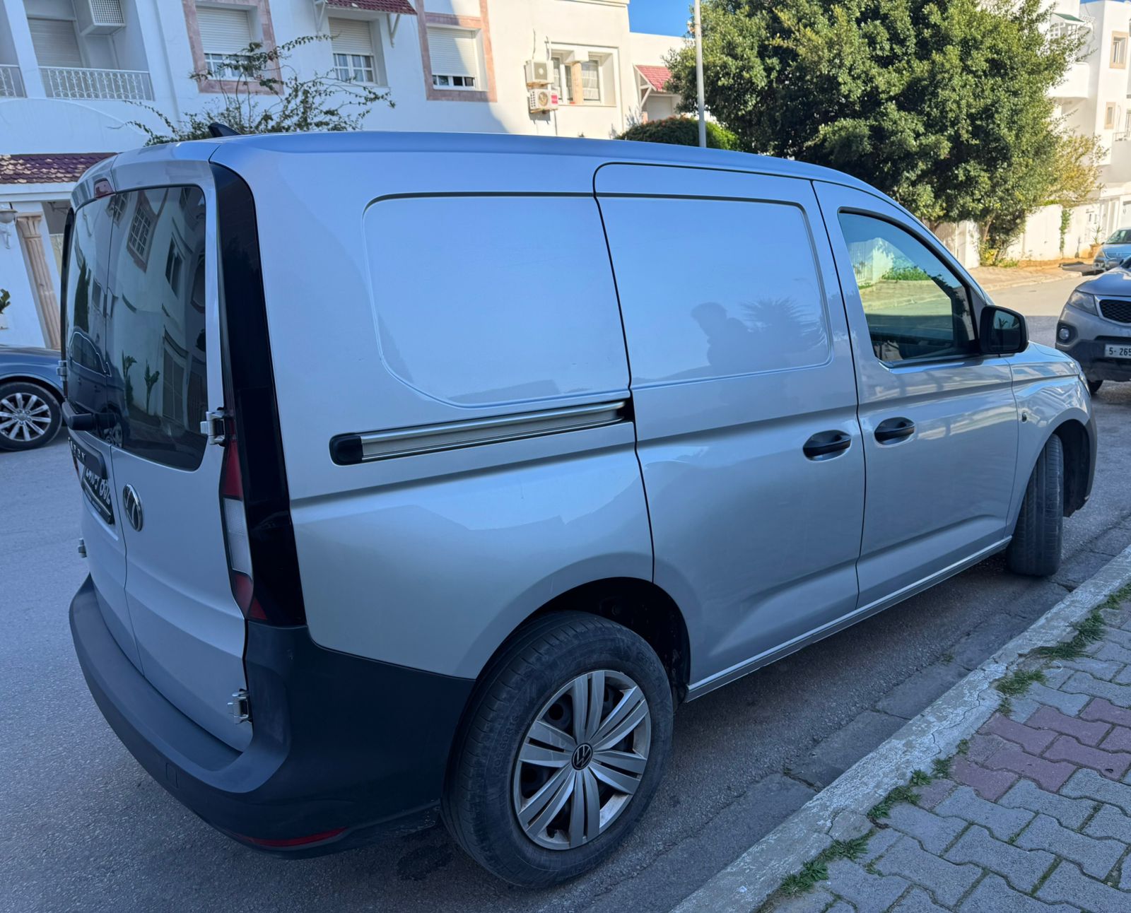 Ariana Ville&nbsp;Cite Ennasr 2&nbsp;Volkswagen&nbsp;Caddy&nbsp;Volkswagen caddy 2l tdi 110cv