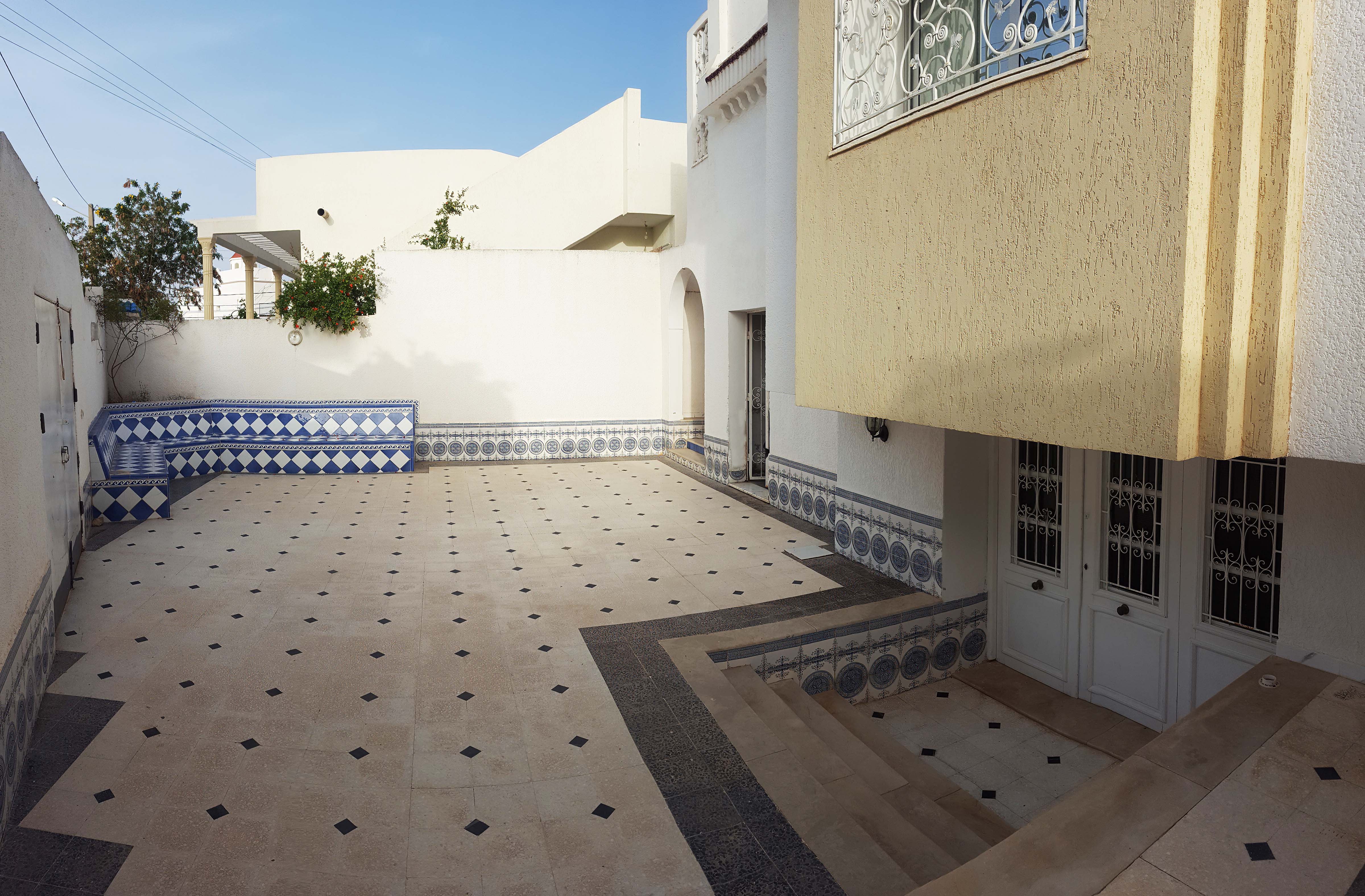 Kalaa El Kebira&nbsp;Cite Ennouzha 1&nbsp;Vente&nbsp;Maisons&nbsp;Villa avec deux logements proche sousse mall