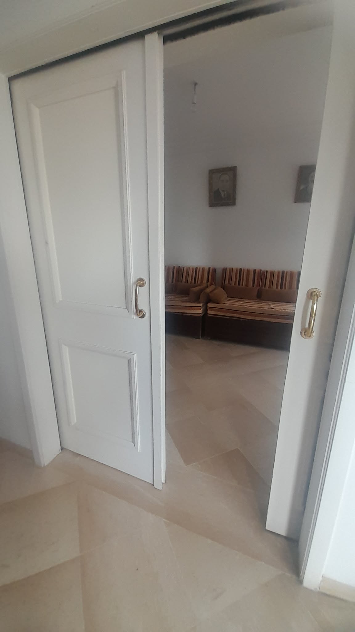 Ariana Ville&nbsp;Cite Ennasr 2&nbsp;Vente&nbsp;Appart. 4 pi�ces&nbsp;Av s3 ennasr